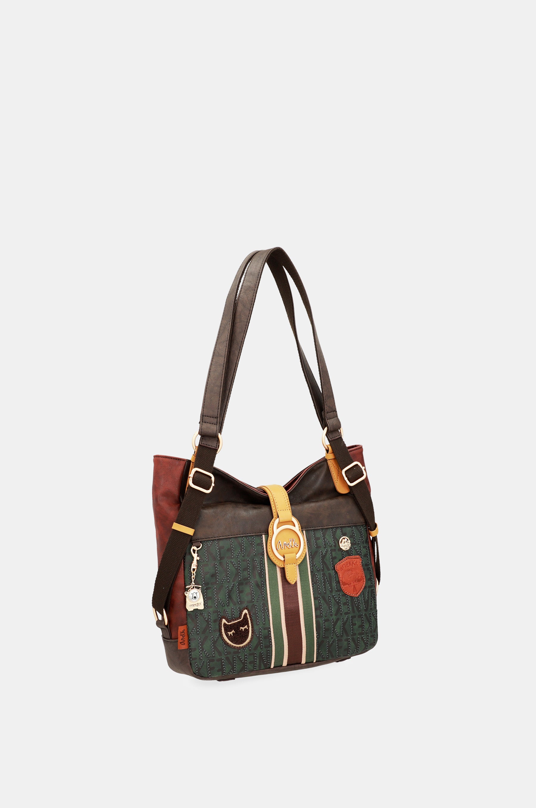 Urban shoulder bag convertible into a backpack