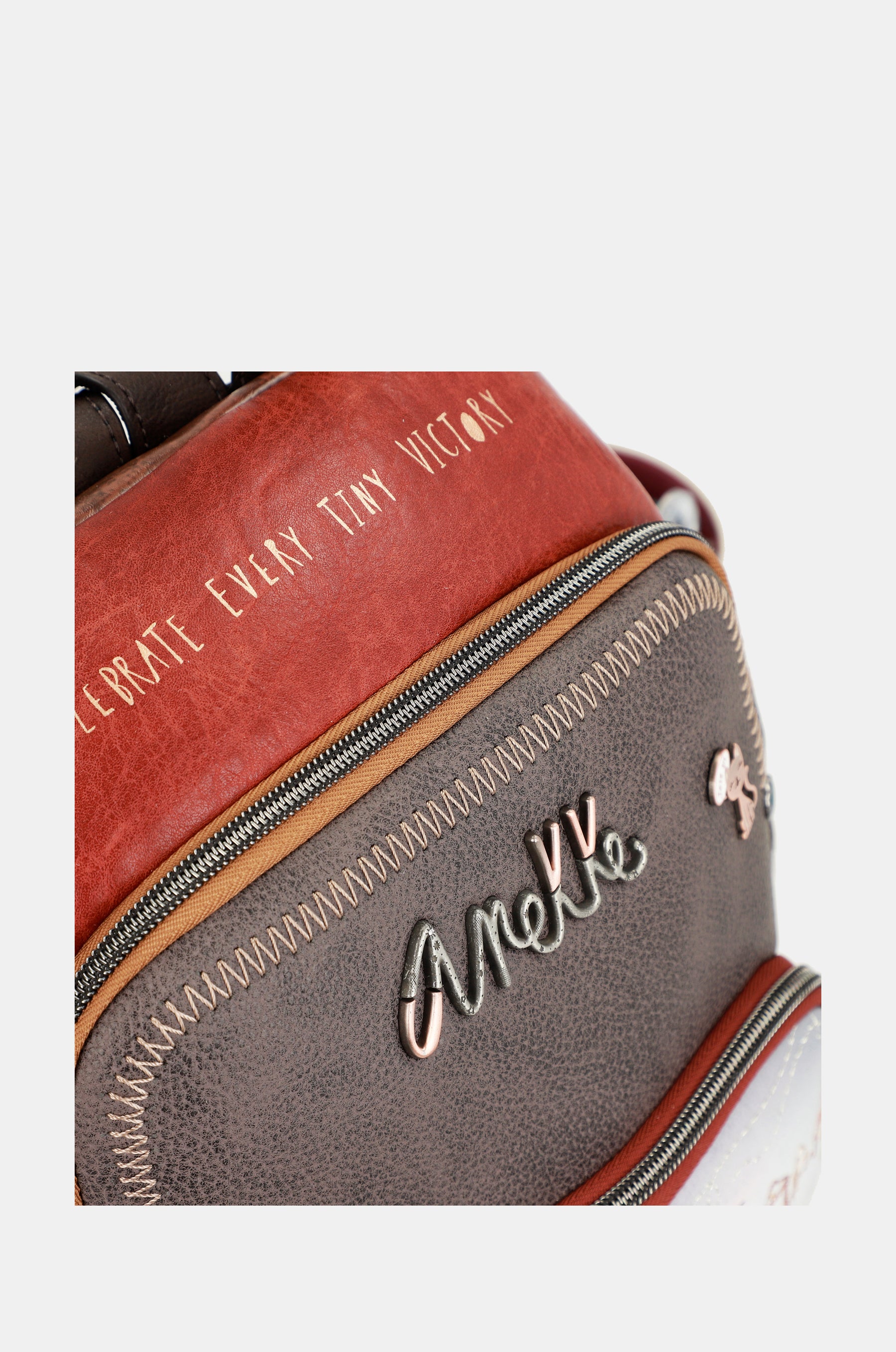 Anti-theft backpack Voice