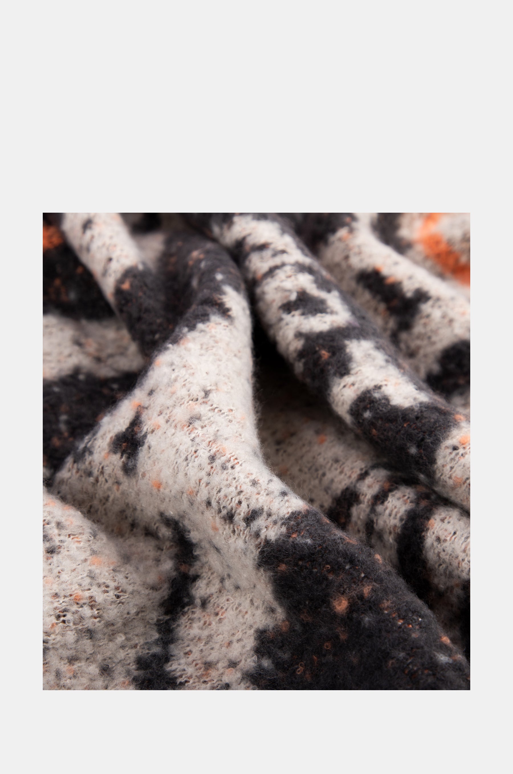 Black and white Contemporary scarf.