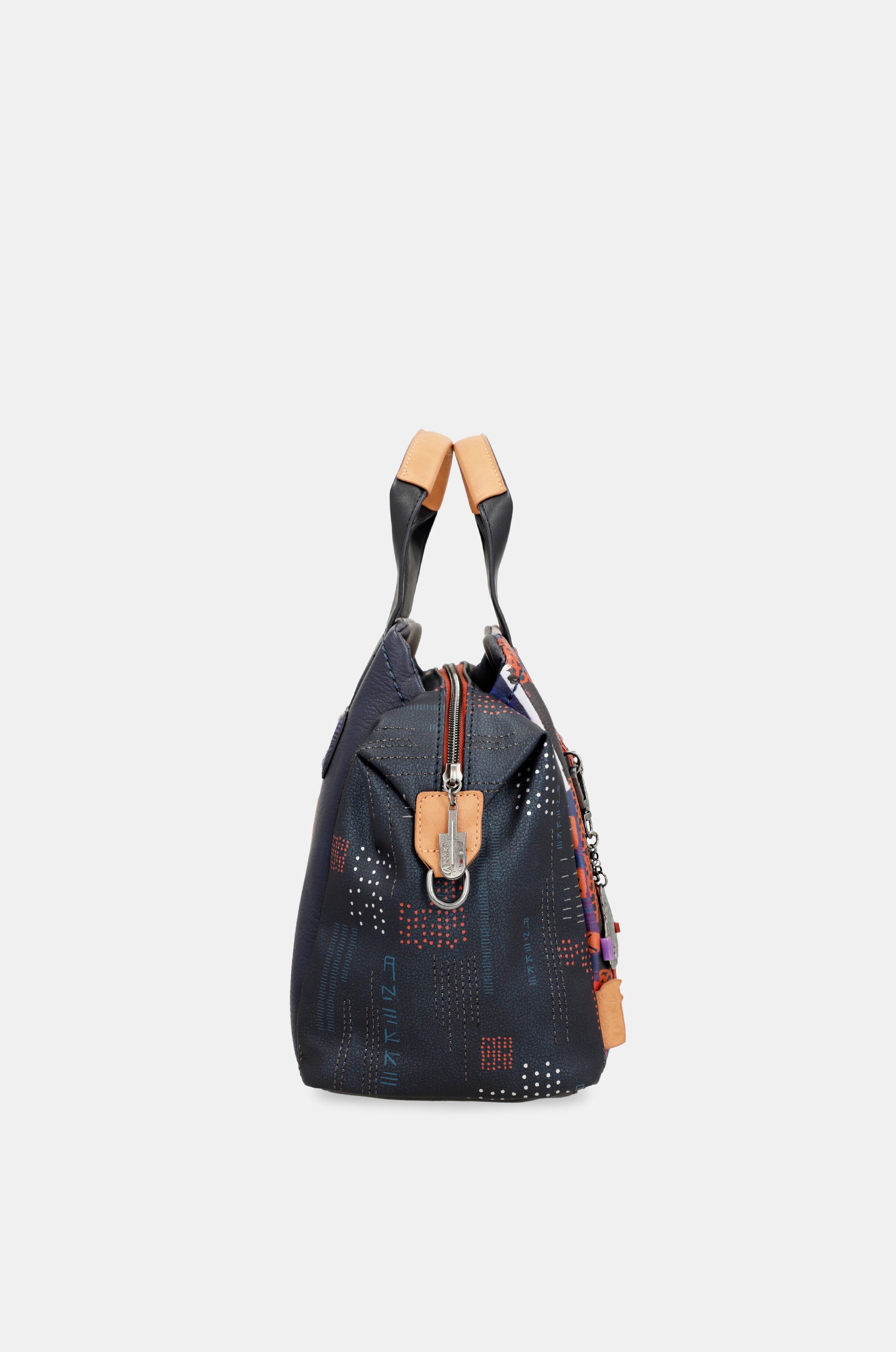 Kyomu handbag with shoulder strap