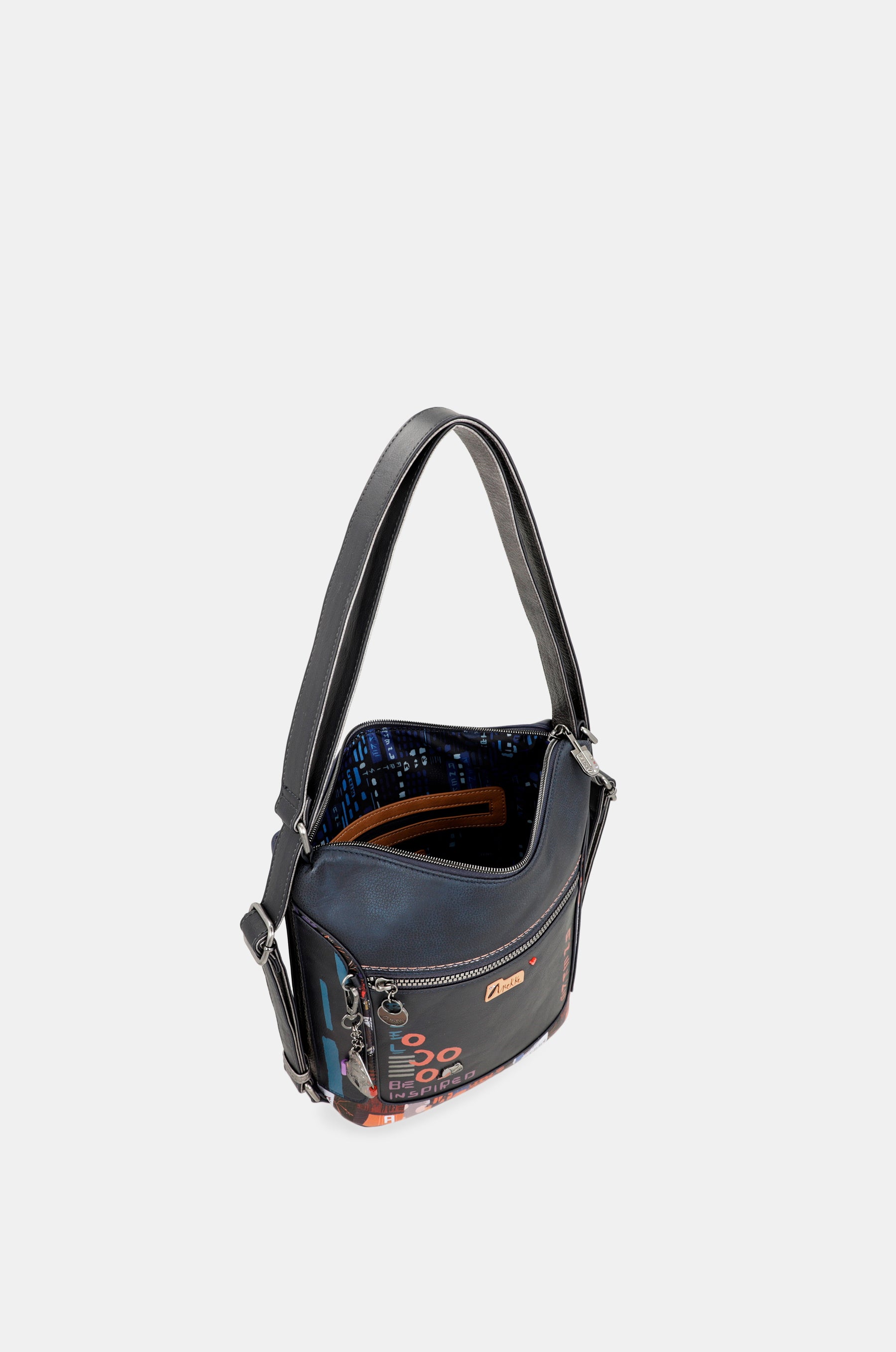 Kyomu shoulder bag convertible into a Kyomu backpack