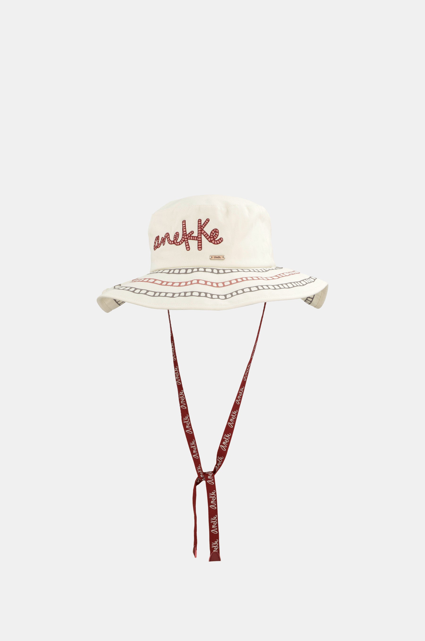 White bucket hat