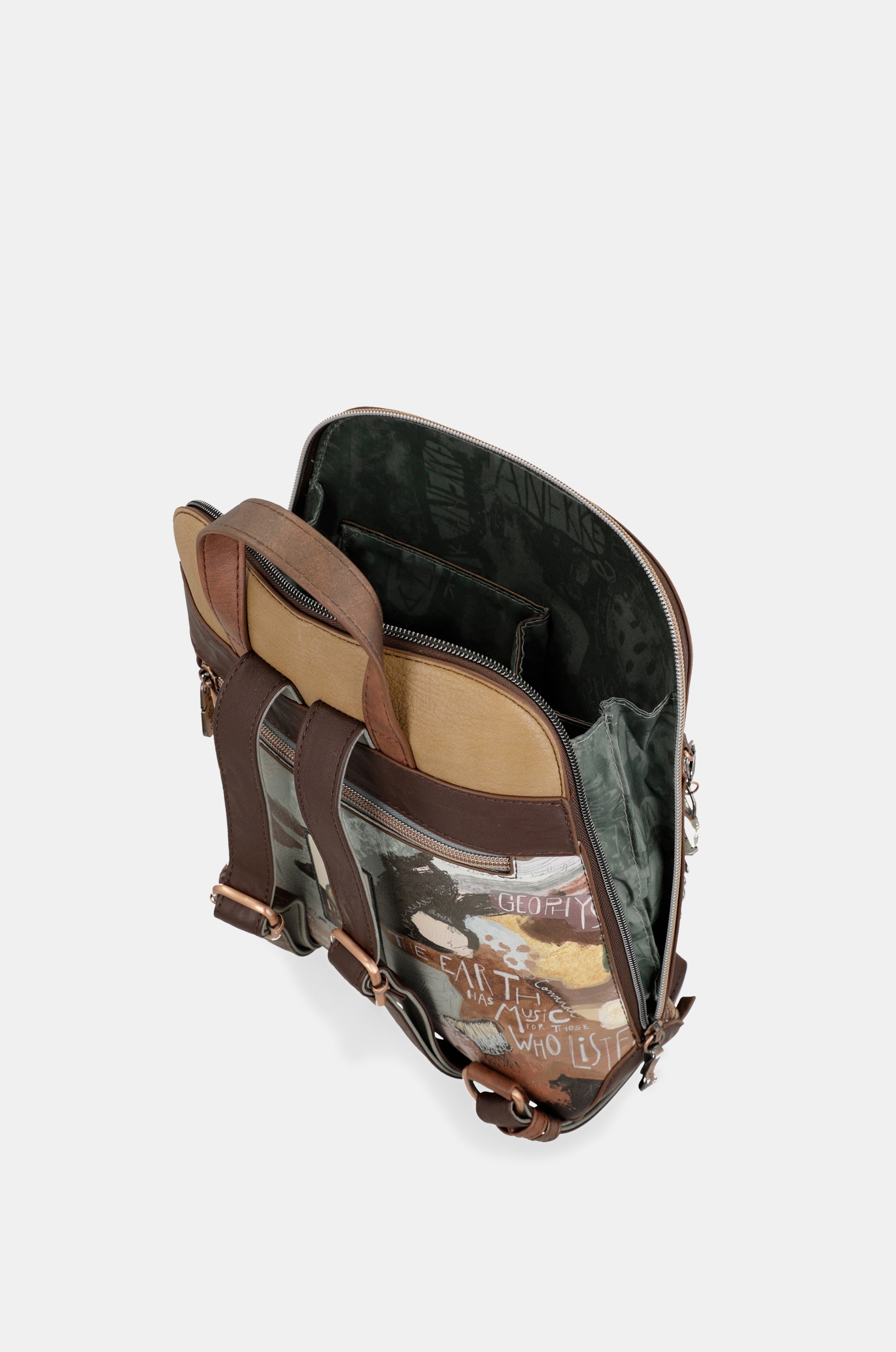 Core medium backpack for leisure use