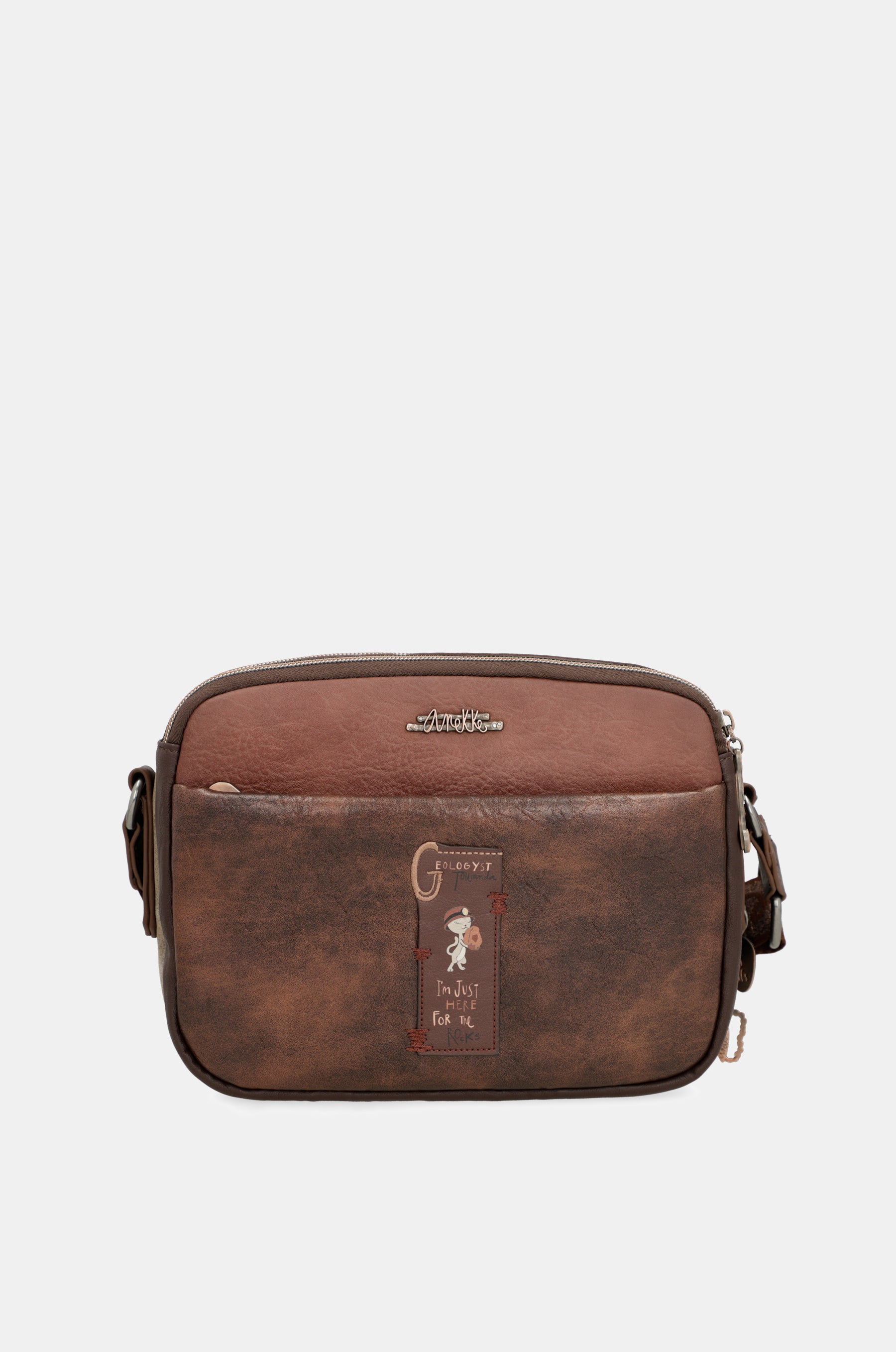 Outer crossbody bag with flap