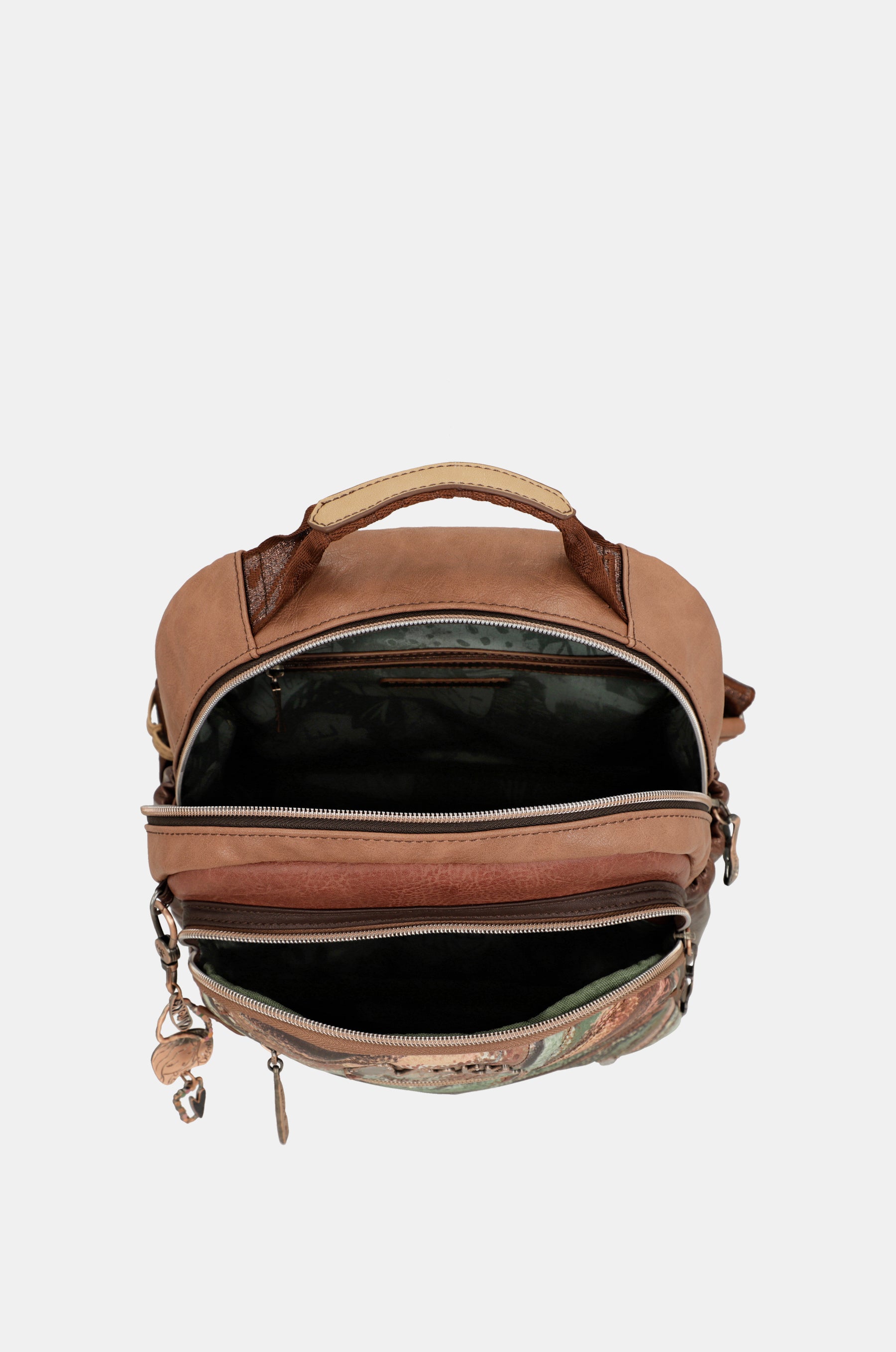 Outer backpack for leisure use