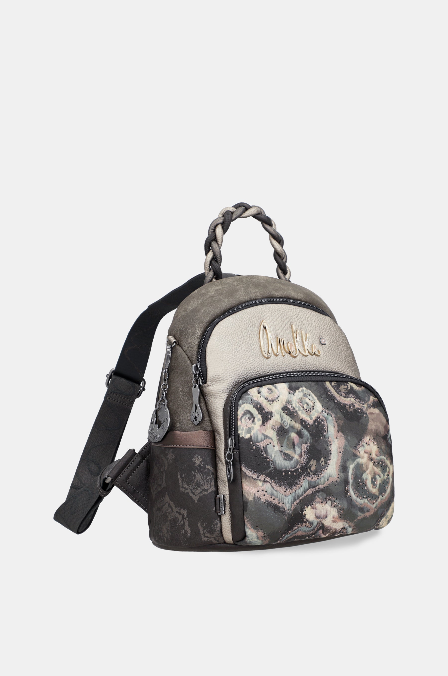 Manifesto anti-theft backpack