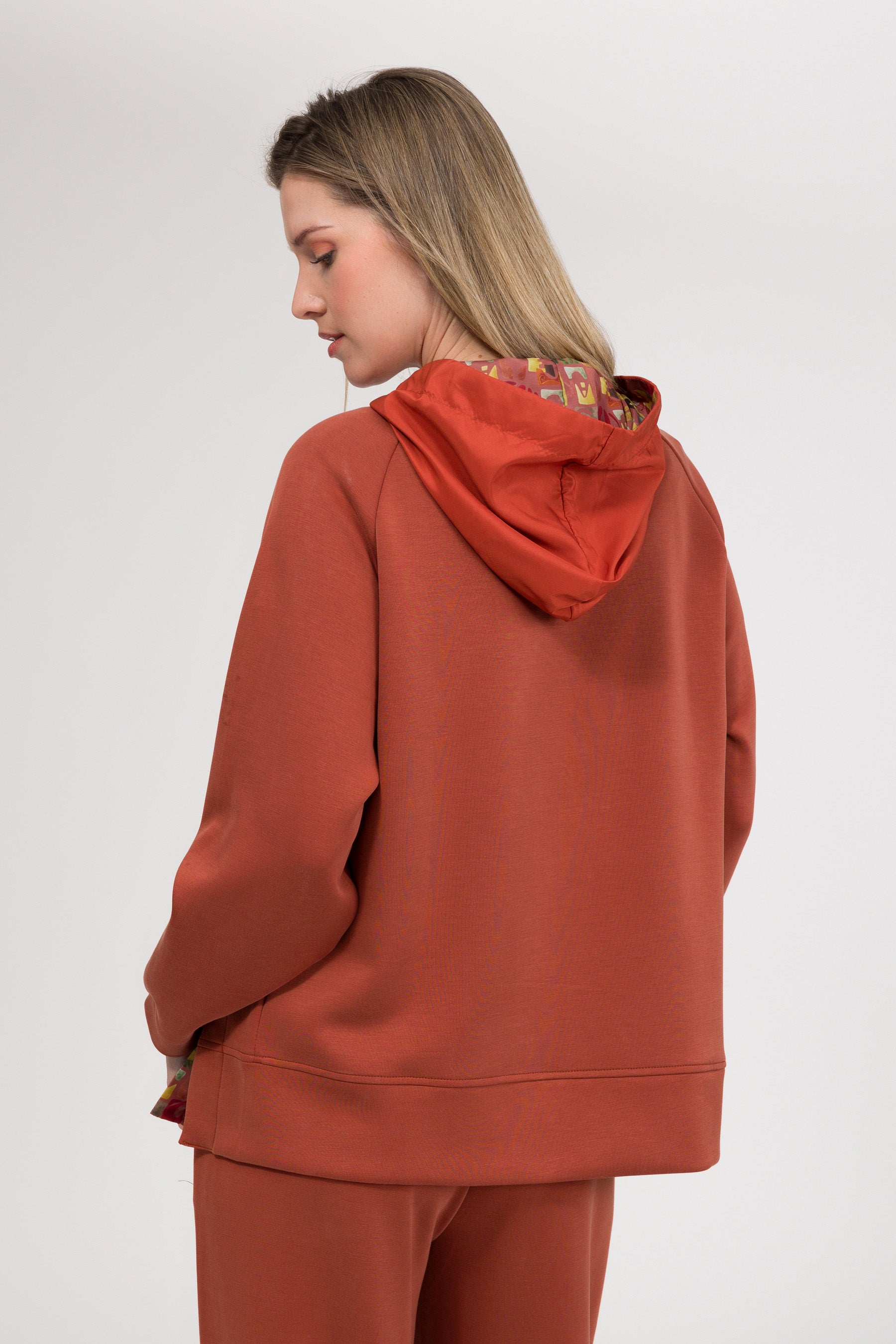Long-sleeve hoodie