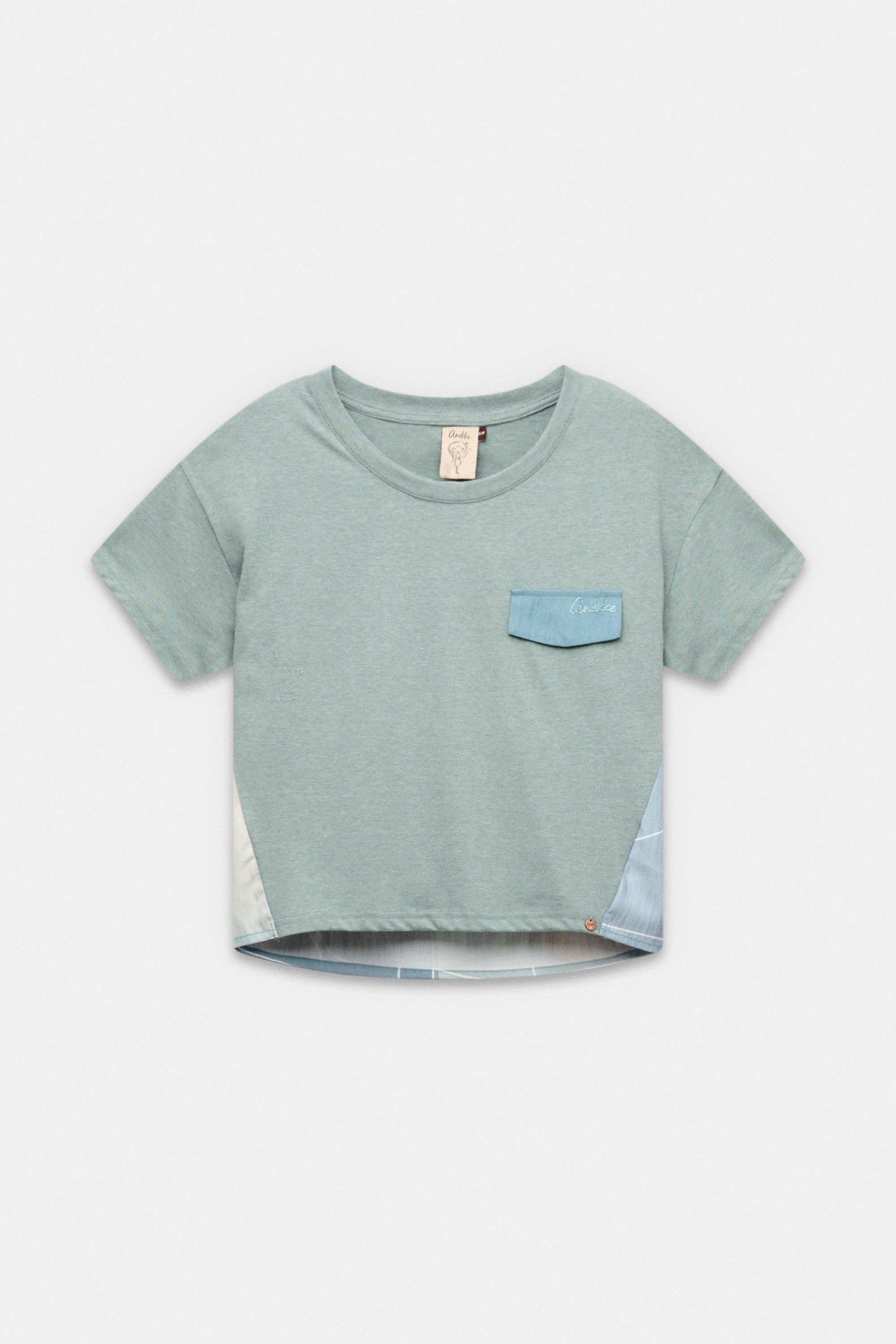 Blue short-sleeve T-shirt