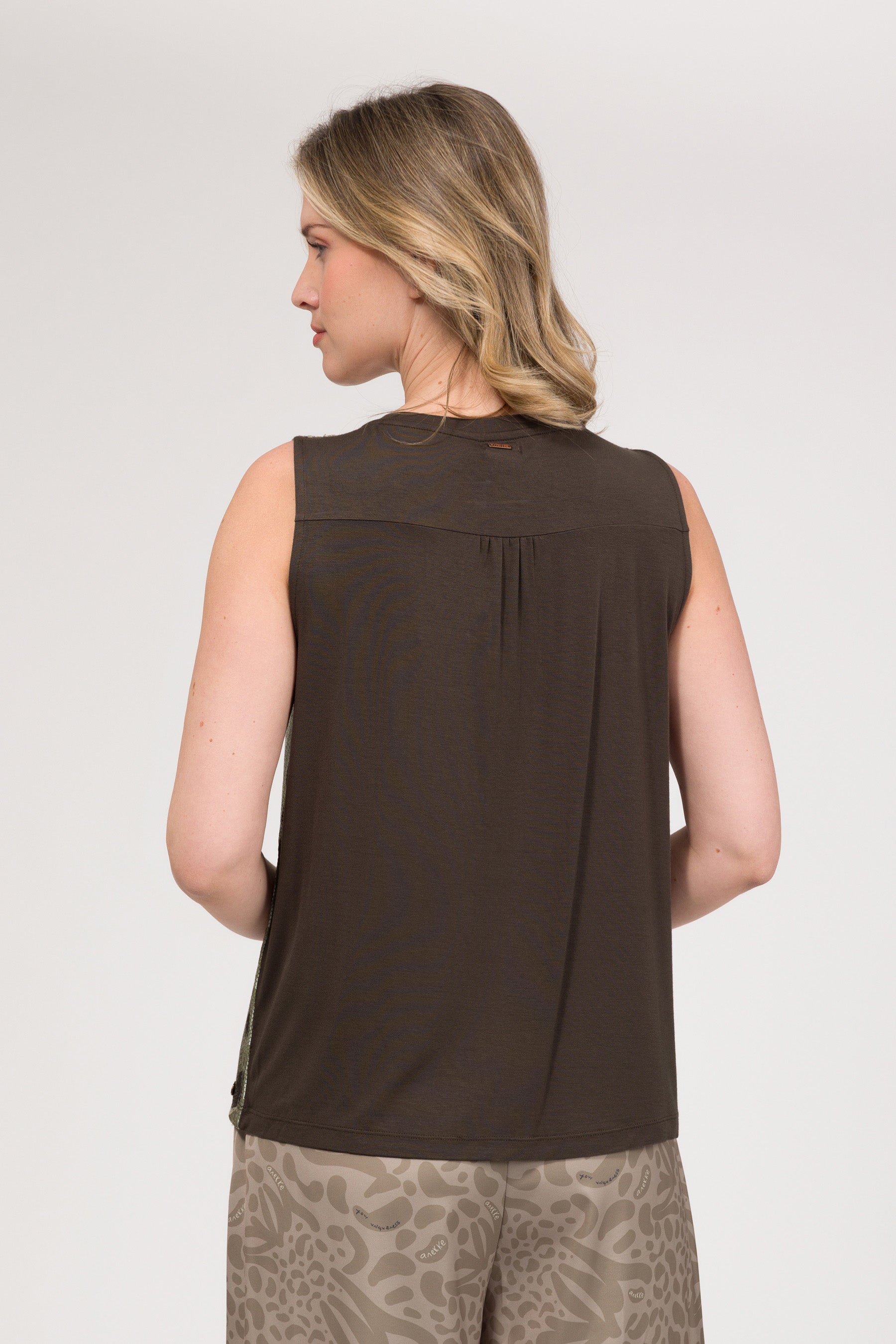 Beige sequin T-shirt