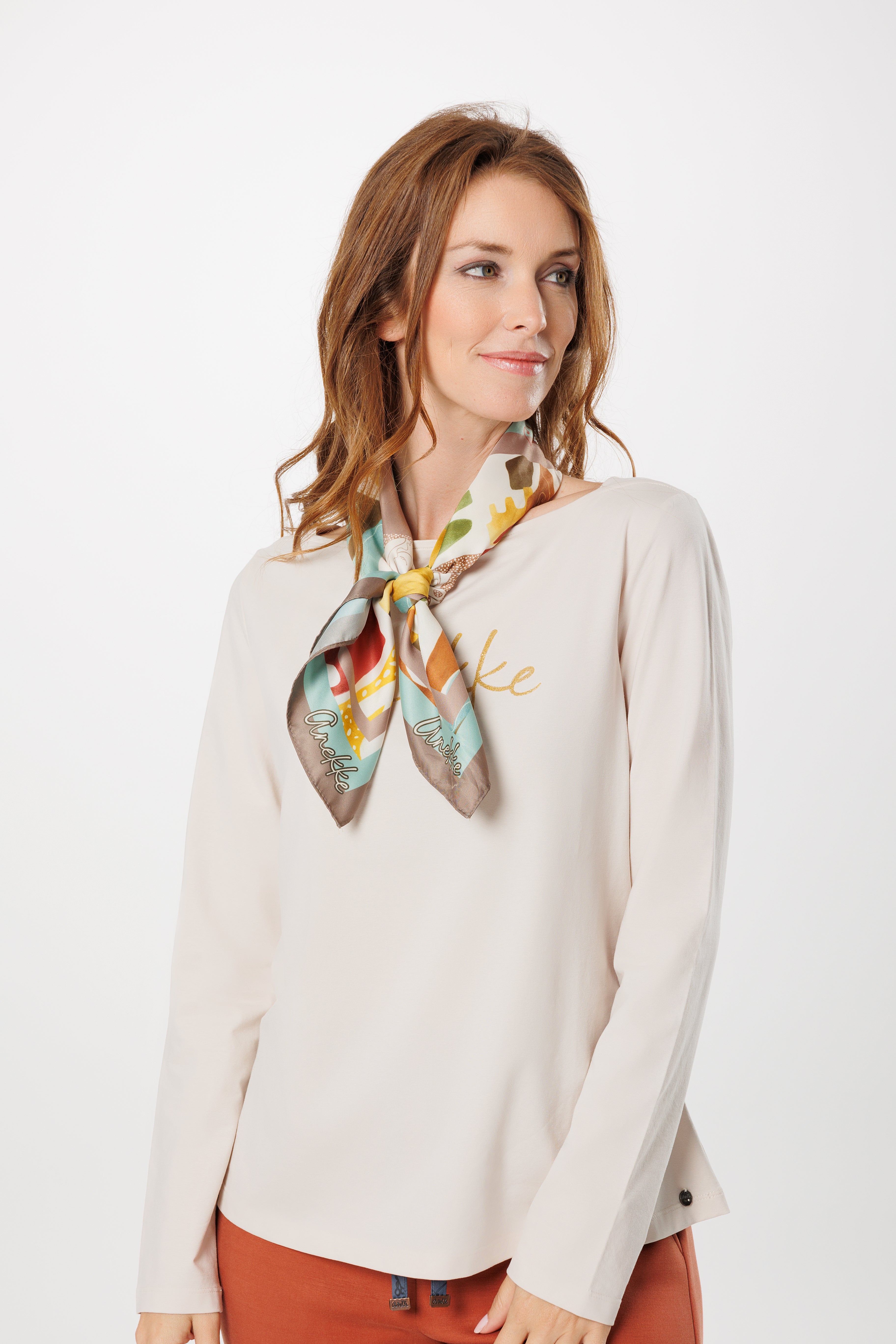 Printed square scarf Amphora