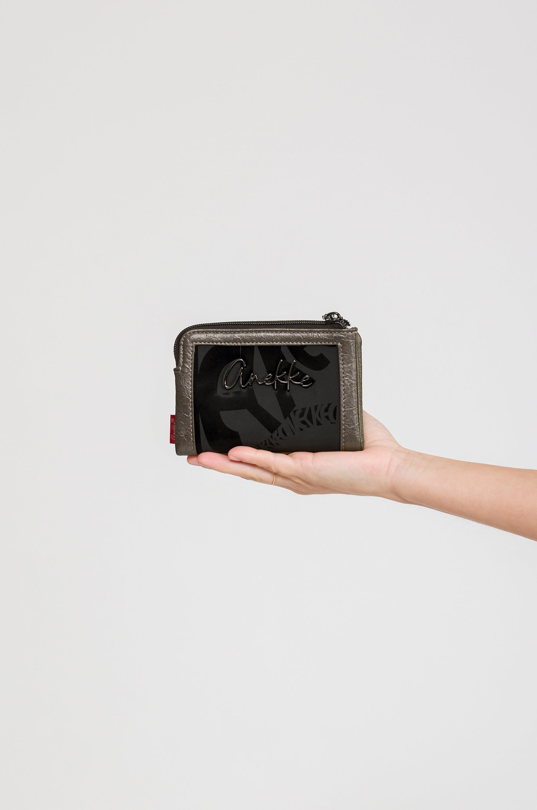 Soft RFID wallet Khroma