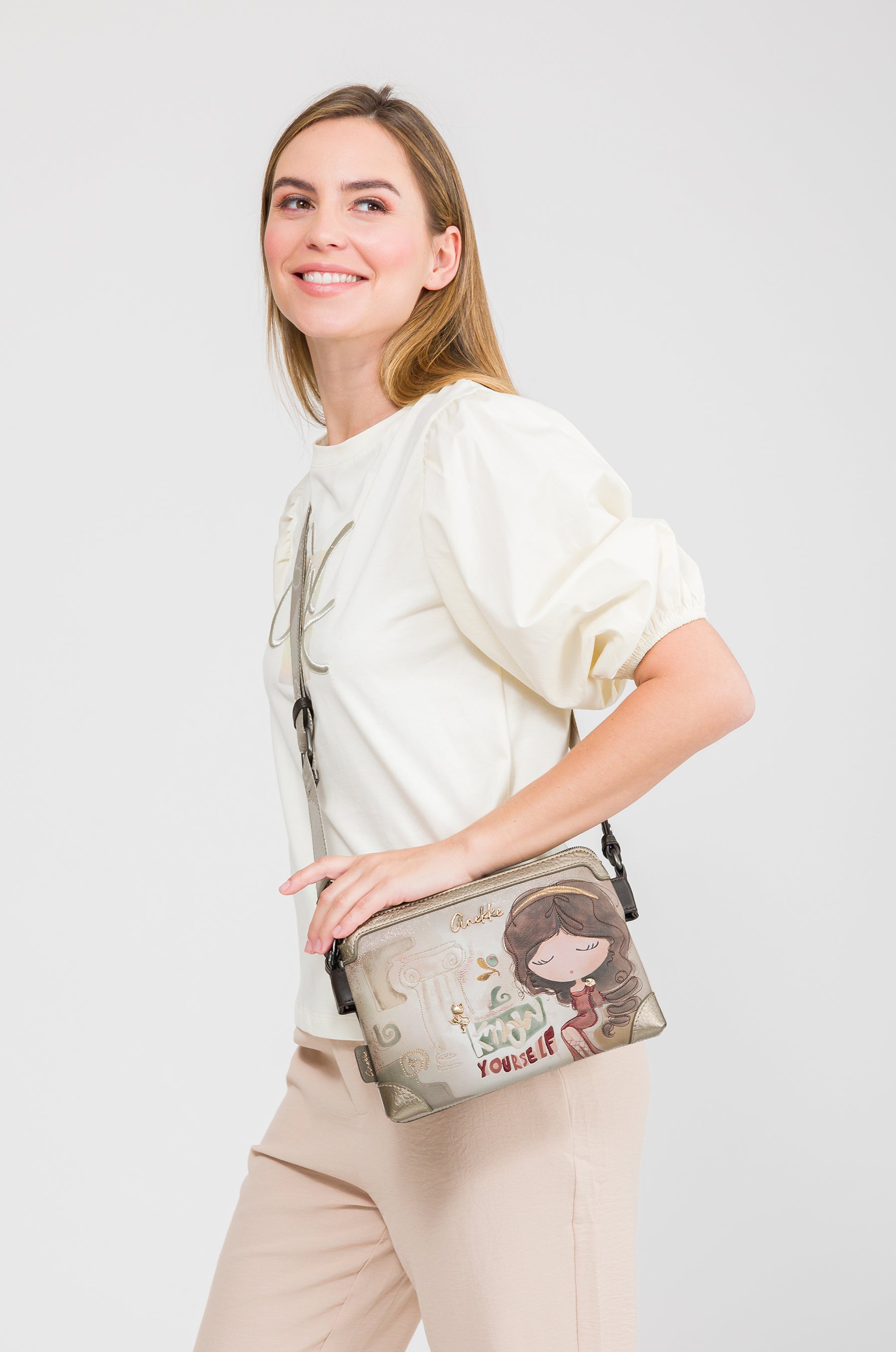 Triple-compartment crossbody bag Muse