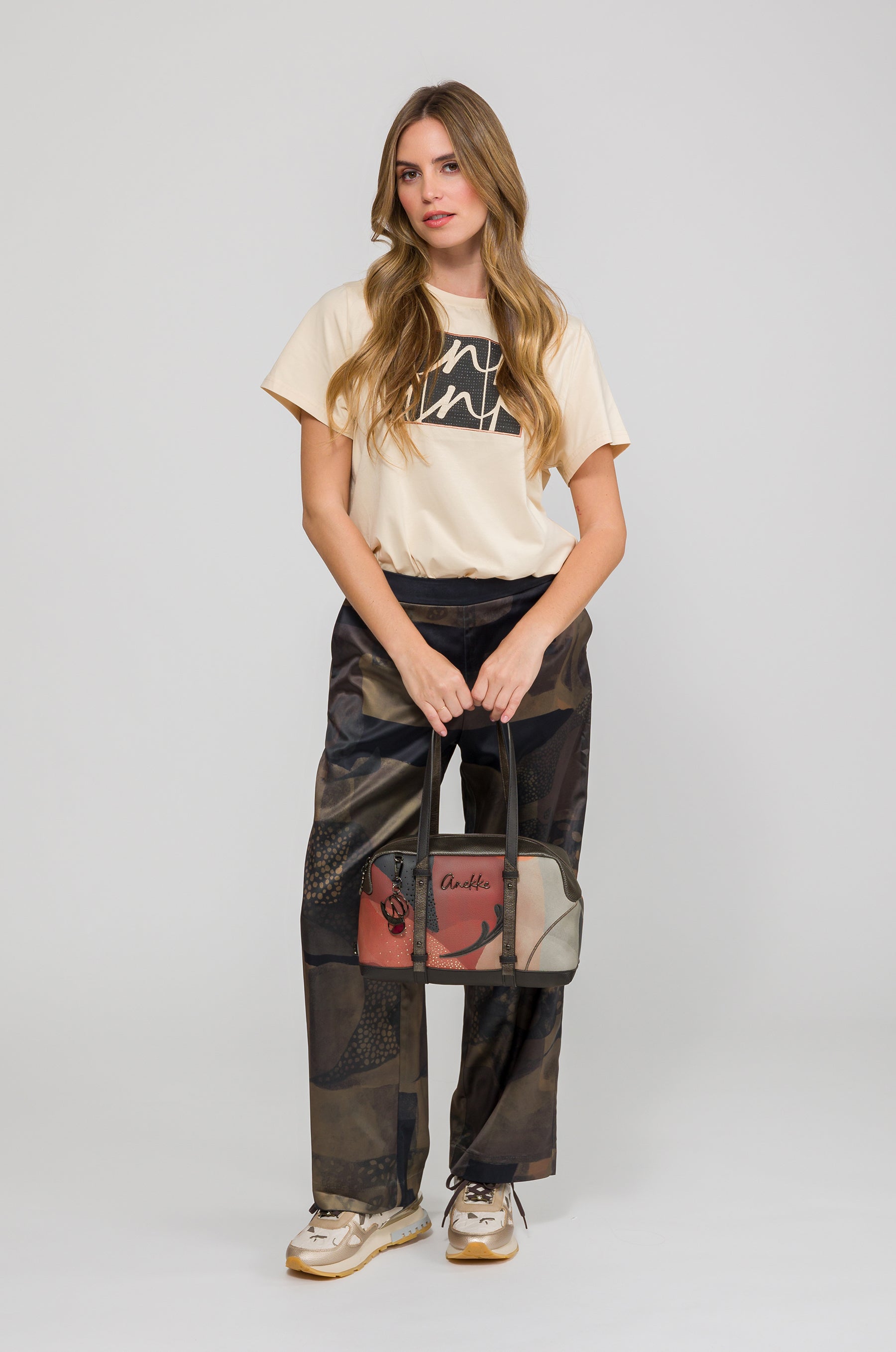 Shoulder bag Eikon