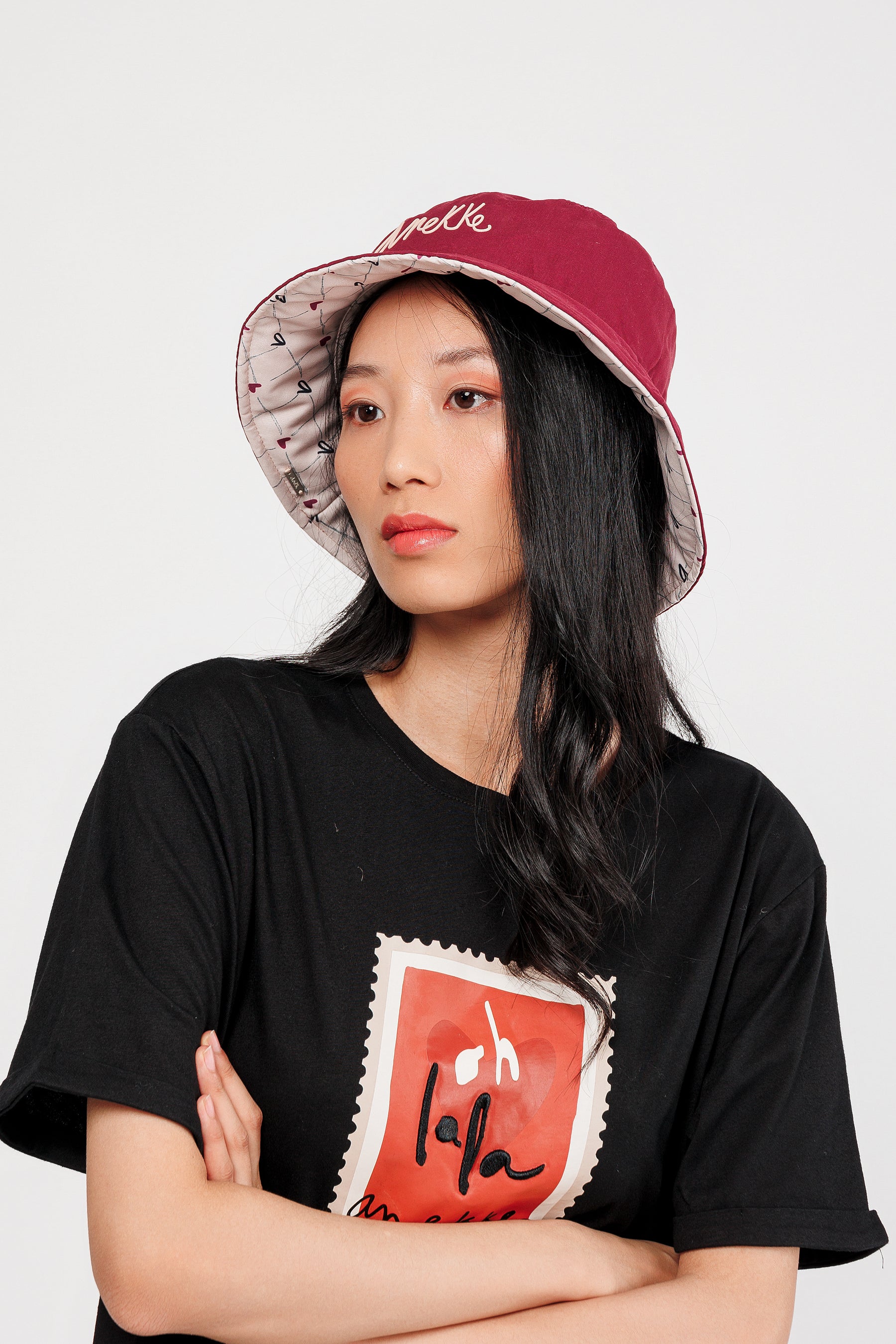 Reversible bucket hat