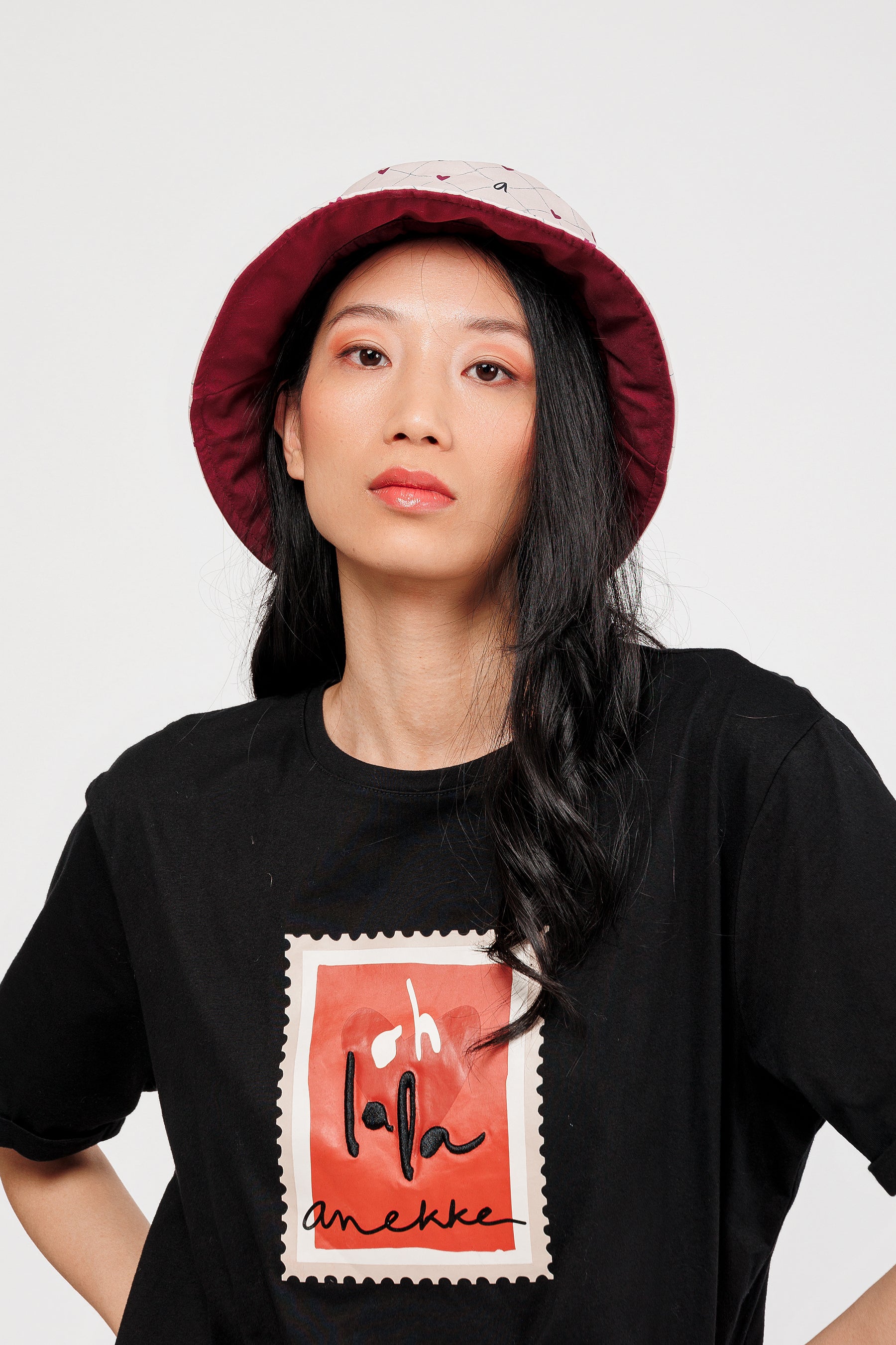 Reversible bucket hat