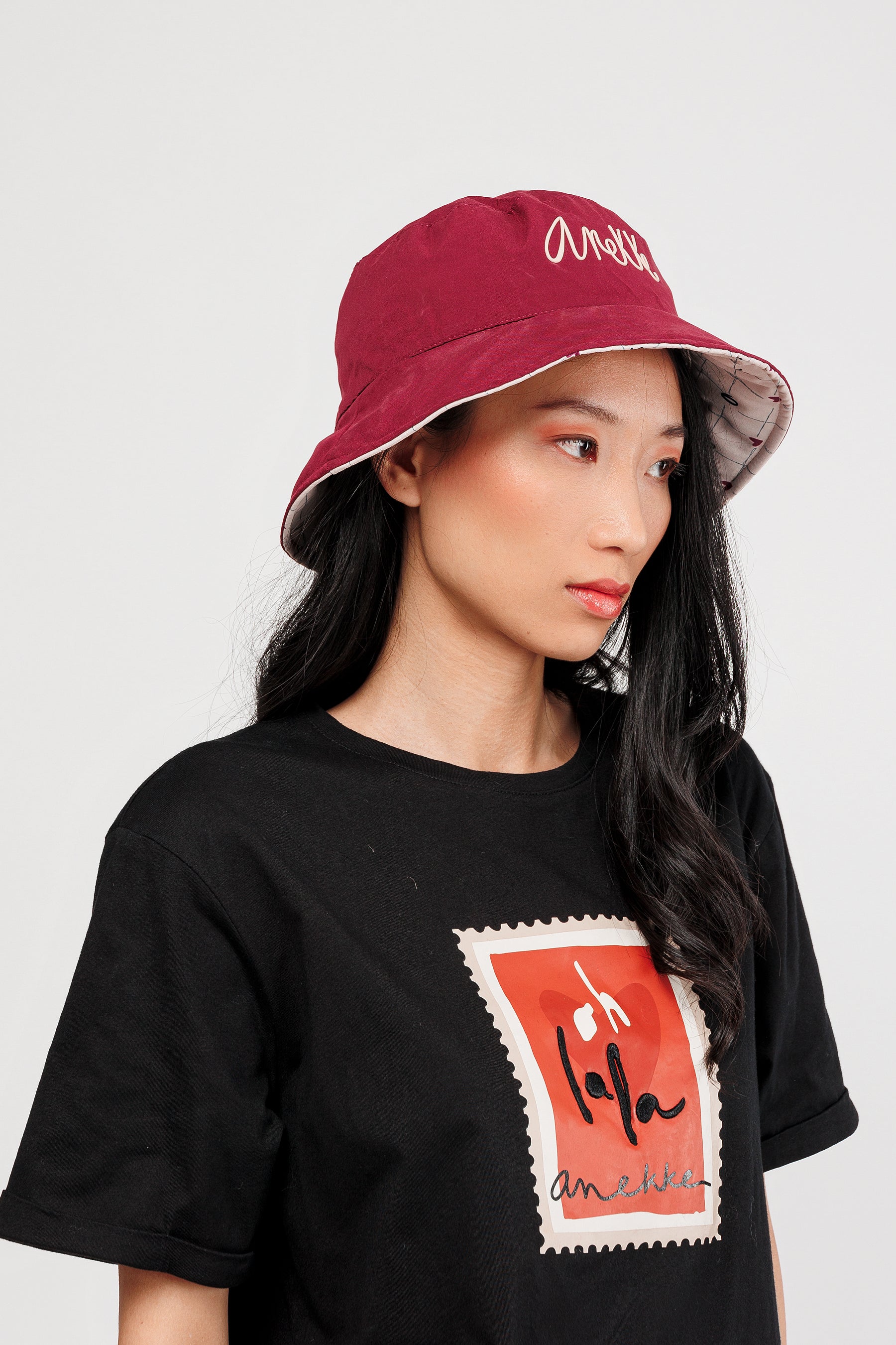 Reversible bucket hat