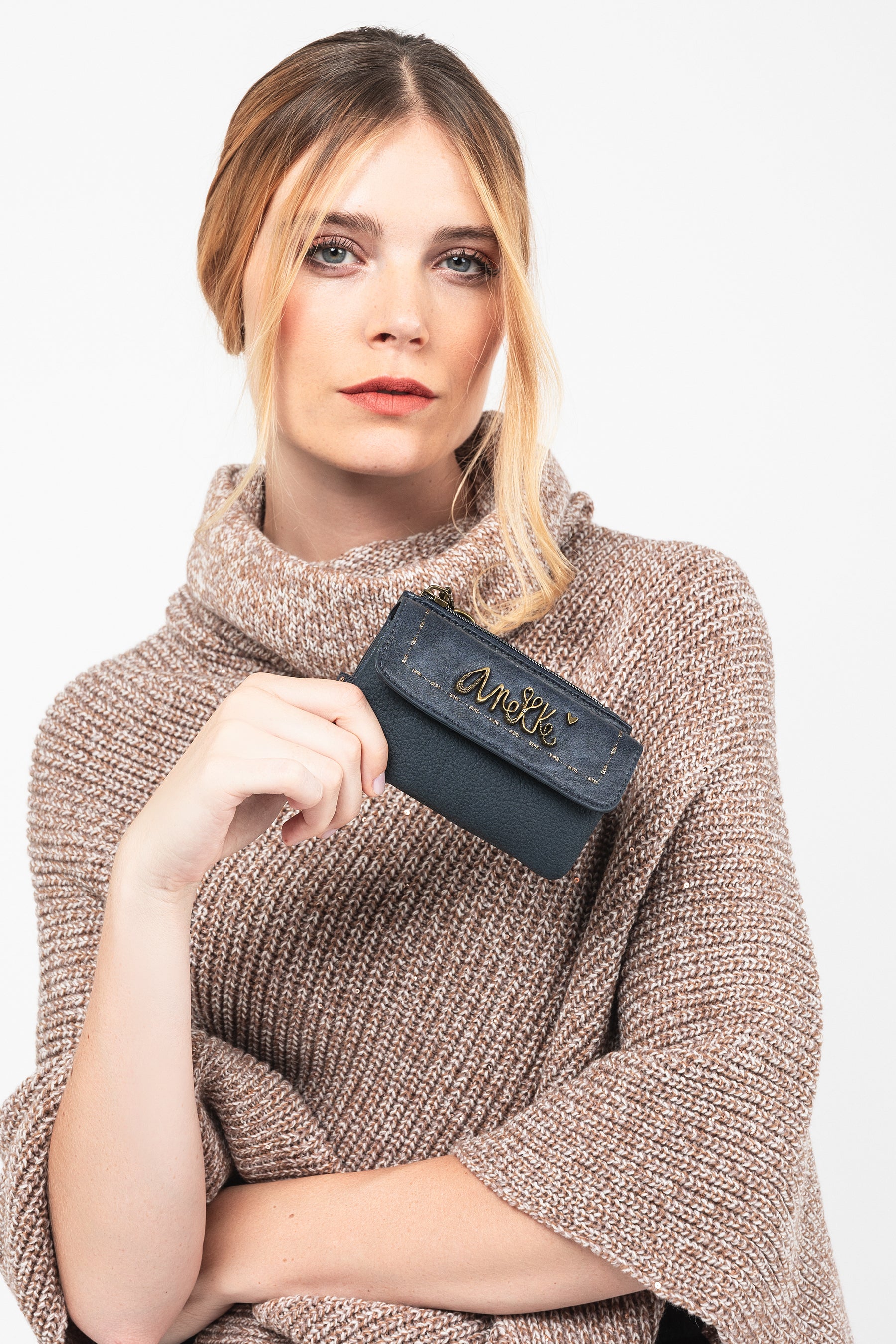 Boutique coin purse with flap