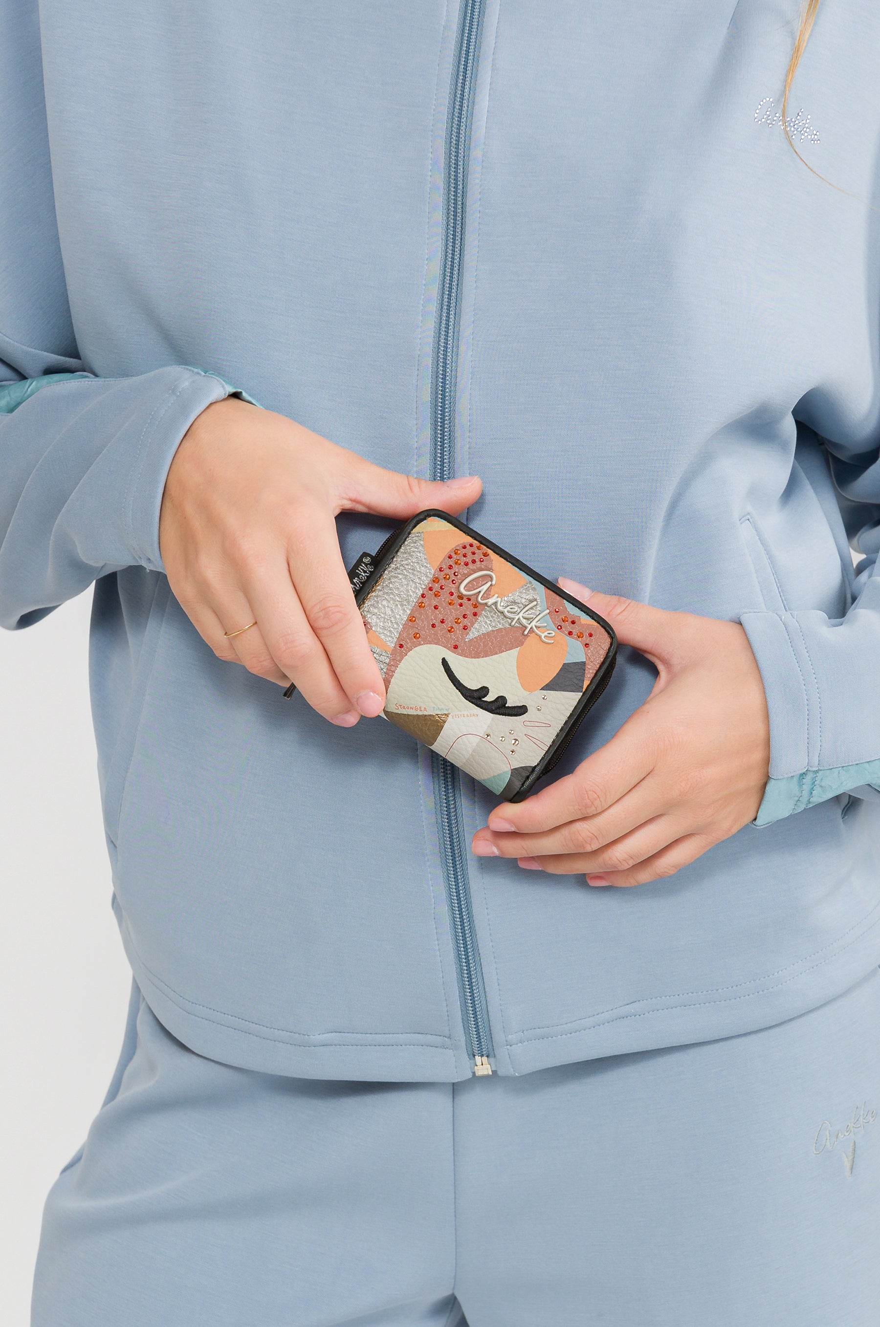 Small rigid wallet Eikon