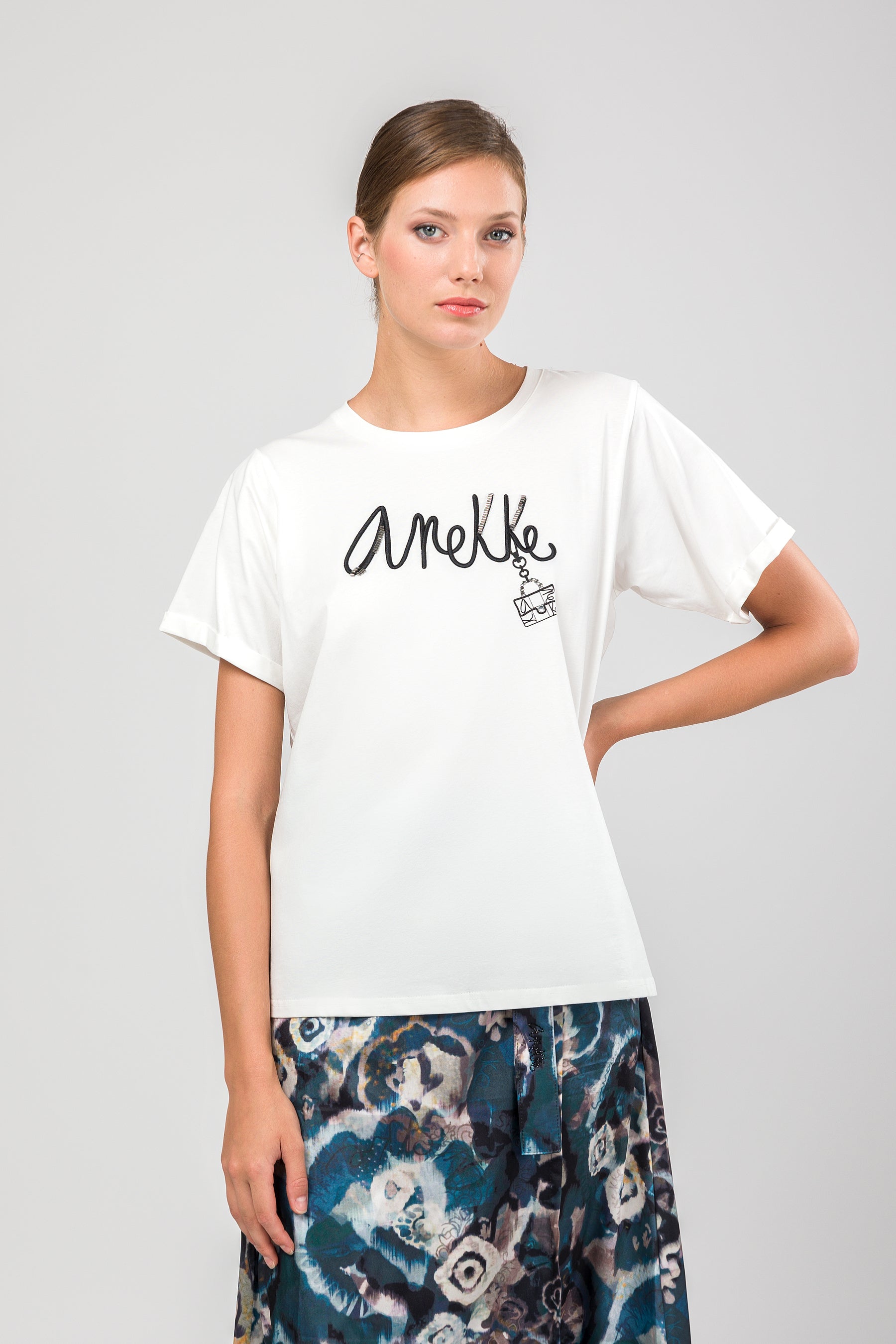 Studio white short sleeve T-shirt