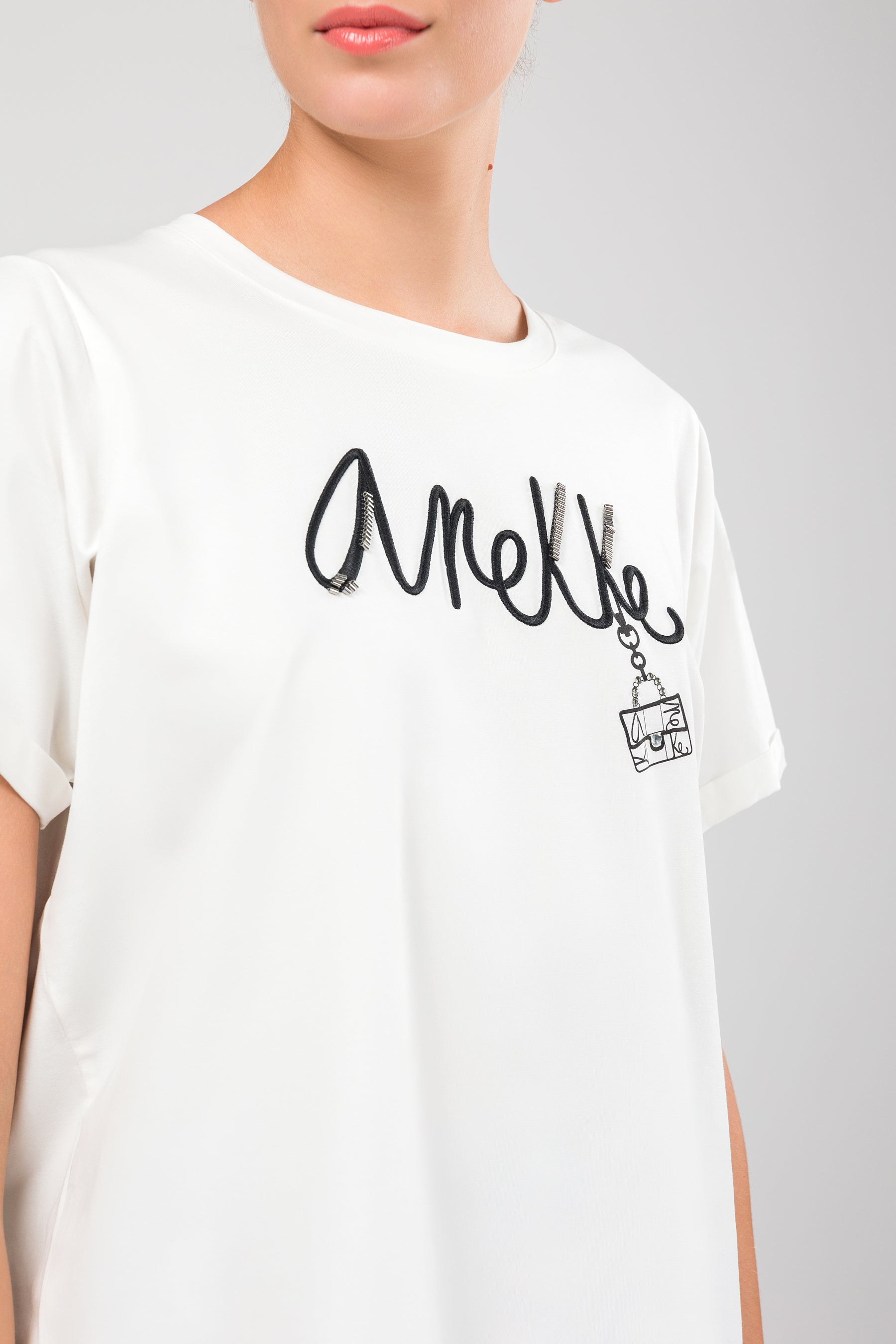 Studio white short sleeve T-shirt