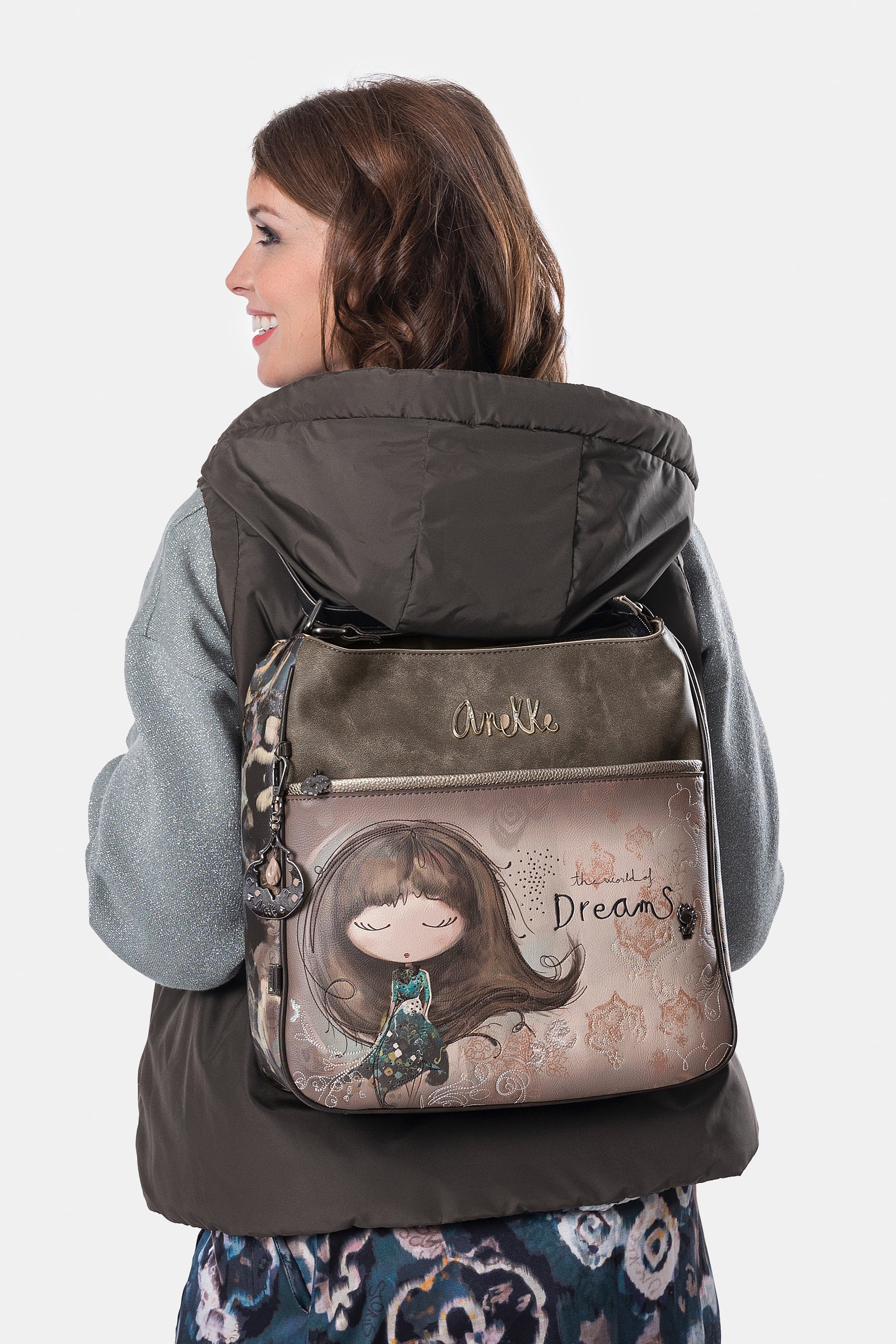 Real bag convertible into backpack