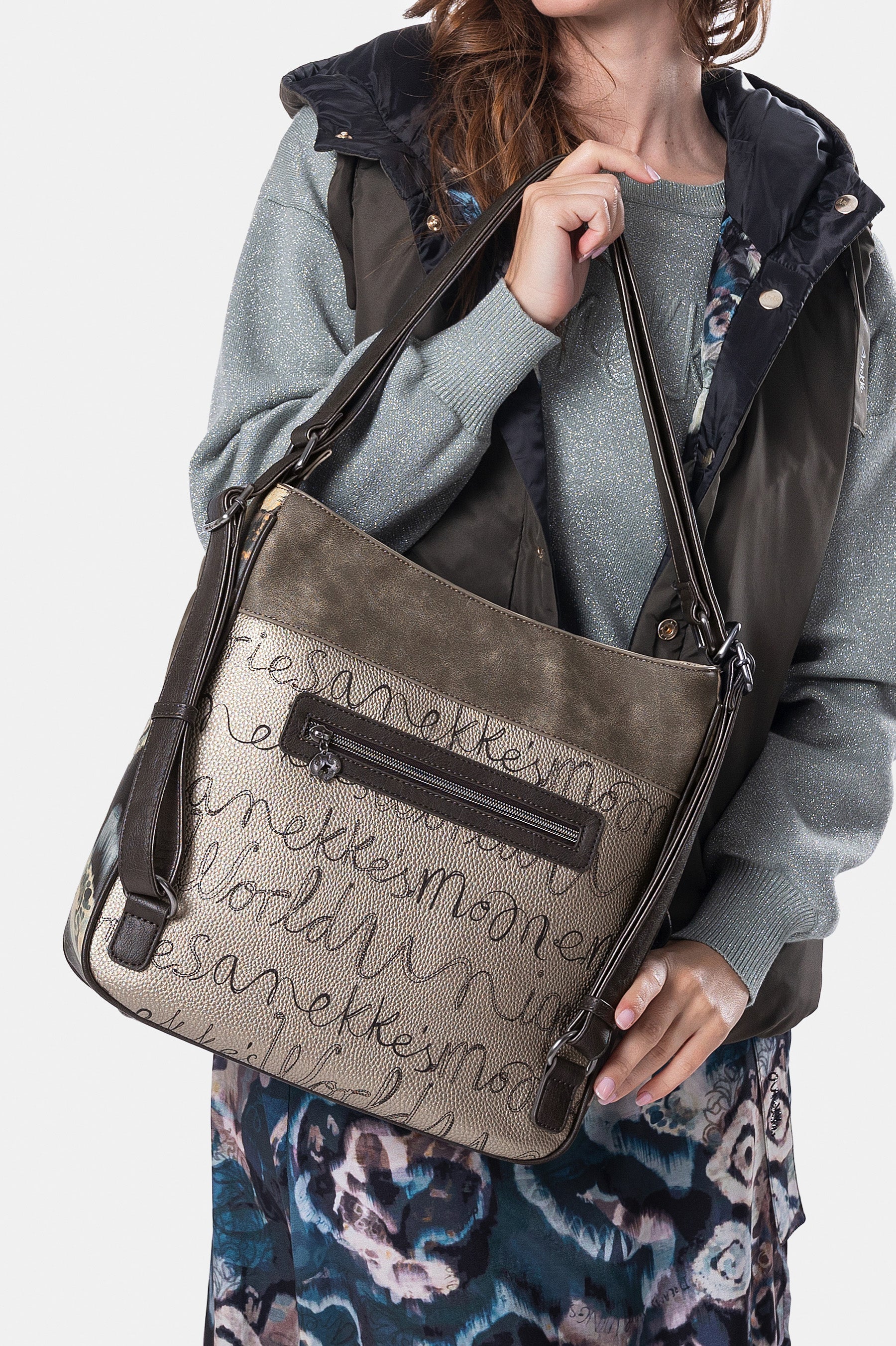 Real bag convertible into backpack