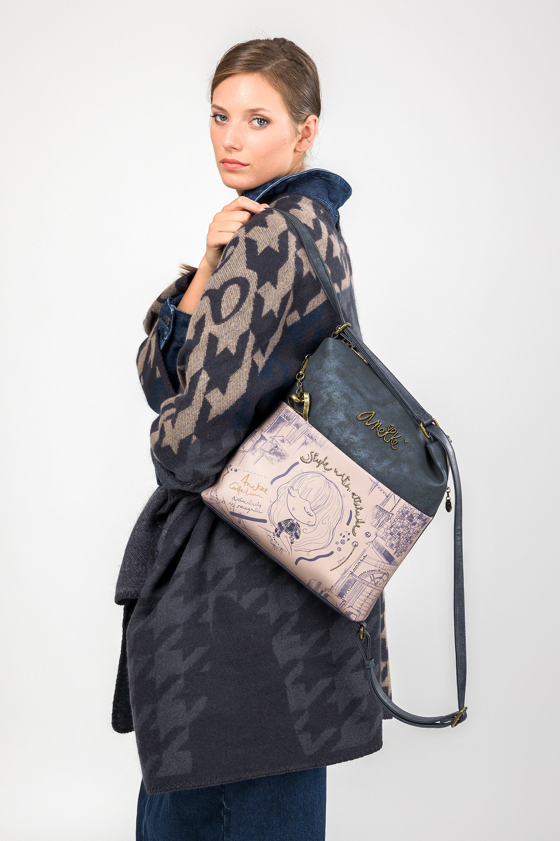 Studio bag convertible into backpack