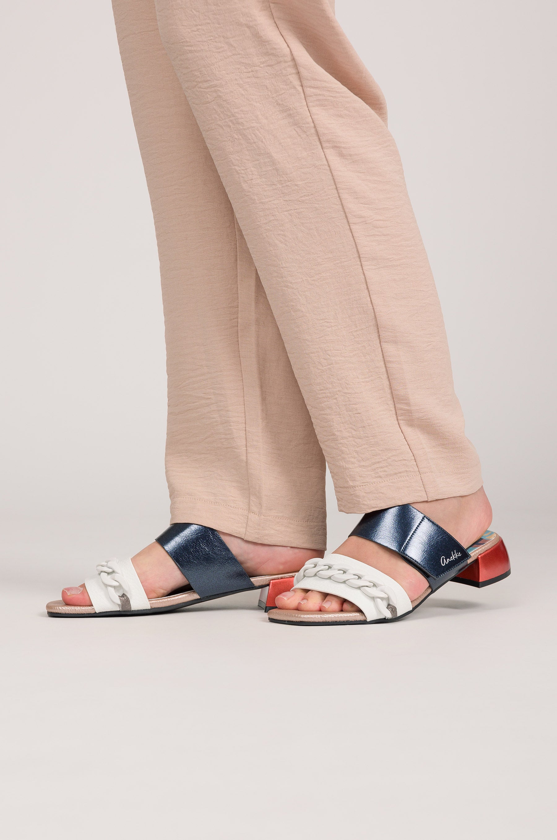 Eikon heeled sandals with chain links