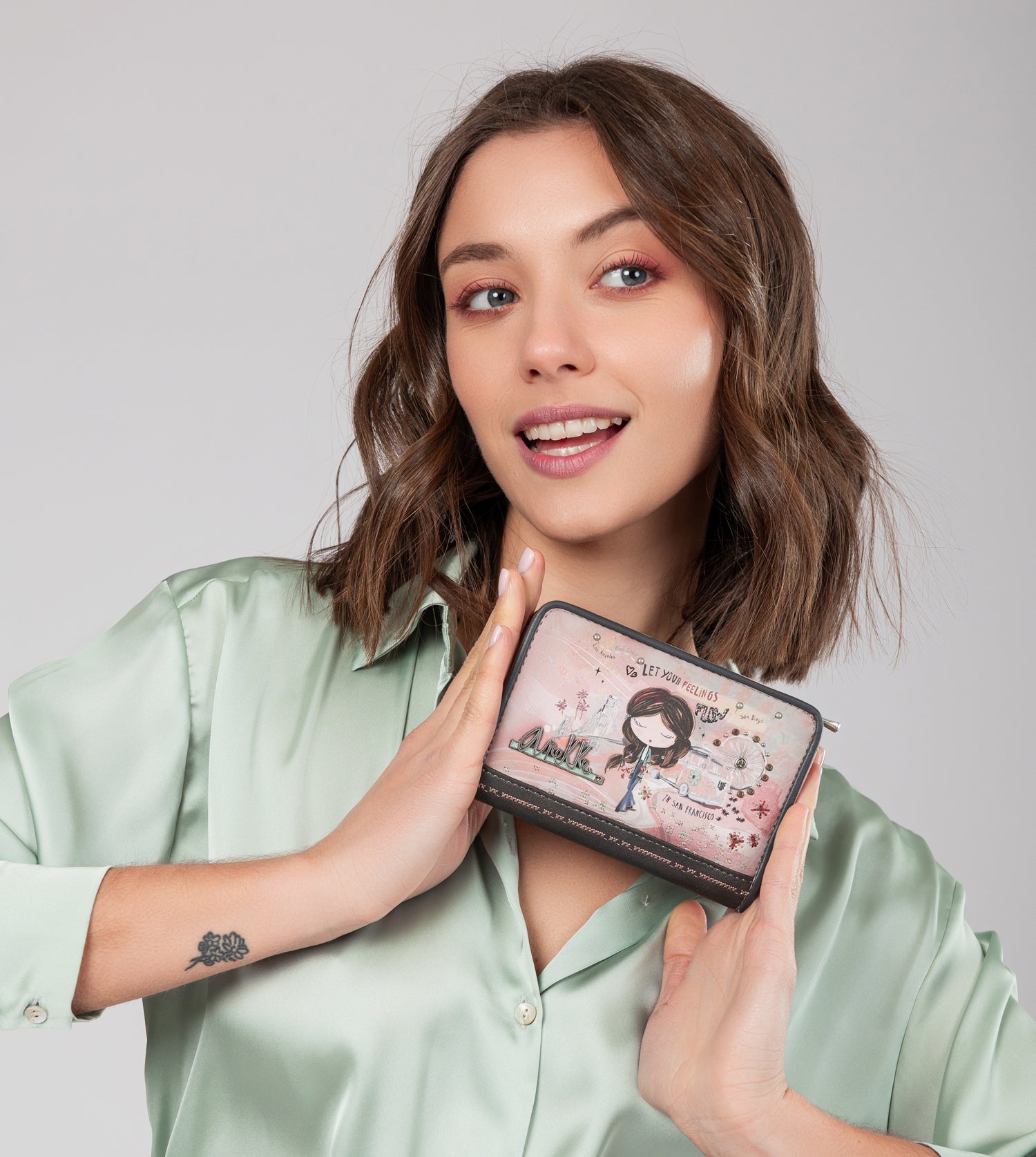 Peace & Love pink medium RFID wallet