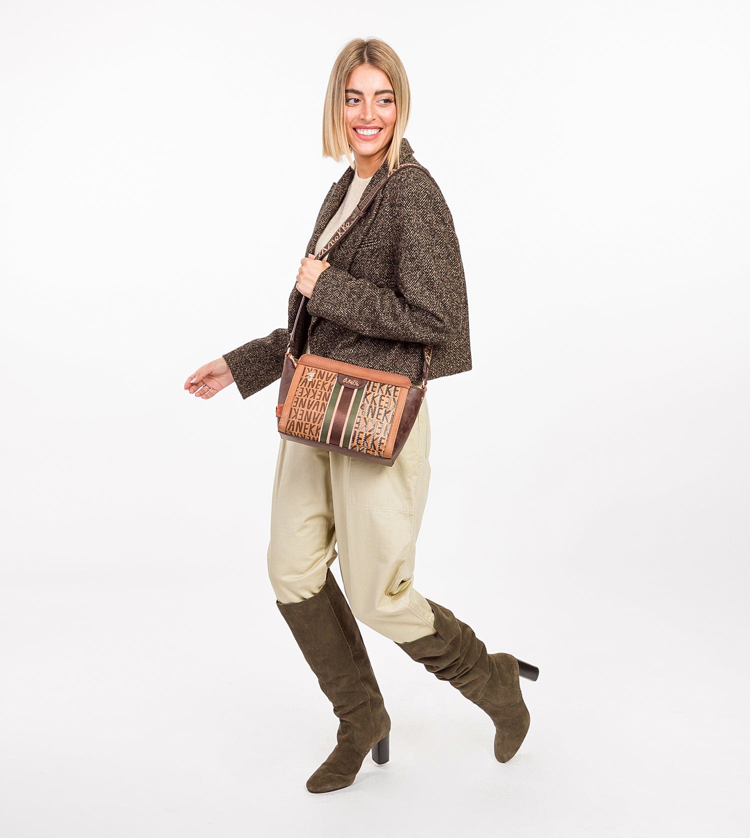 Urban logo medium shoulder bag