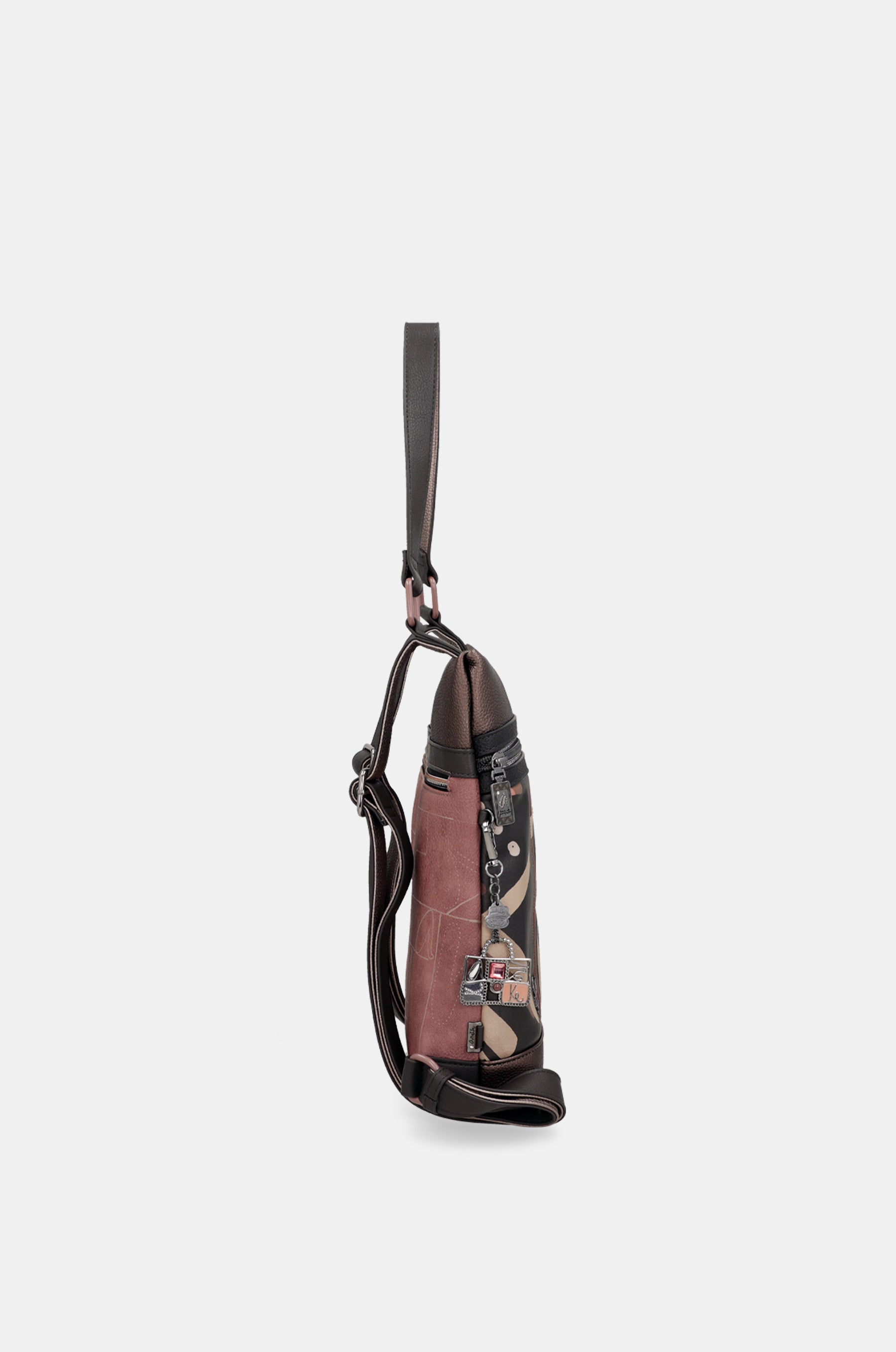 Parisian anti-theft backpack
