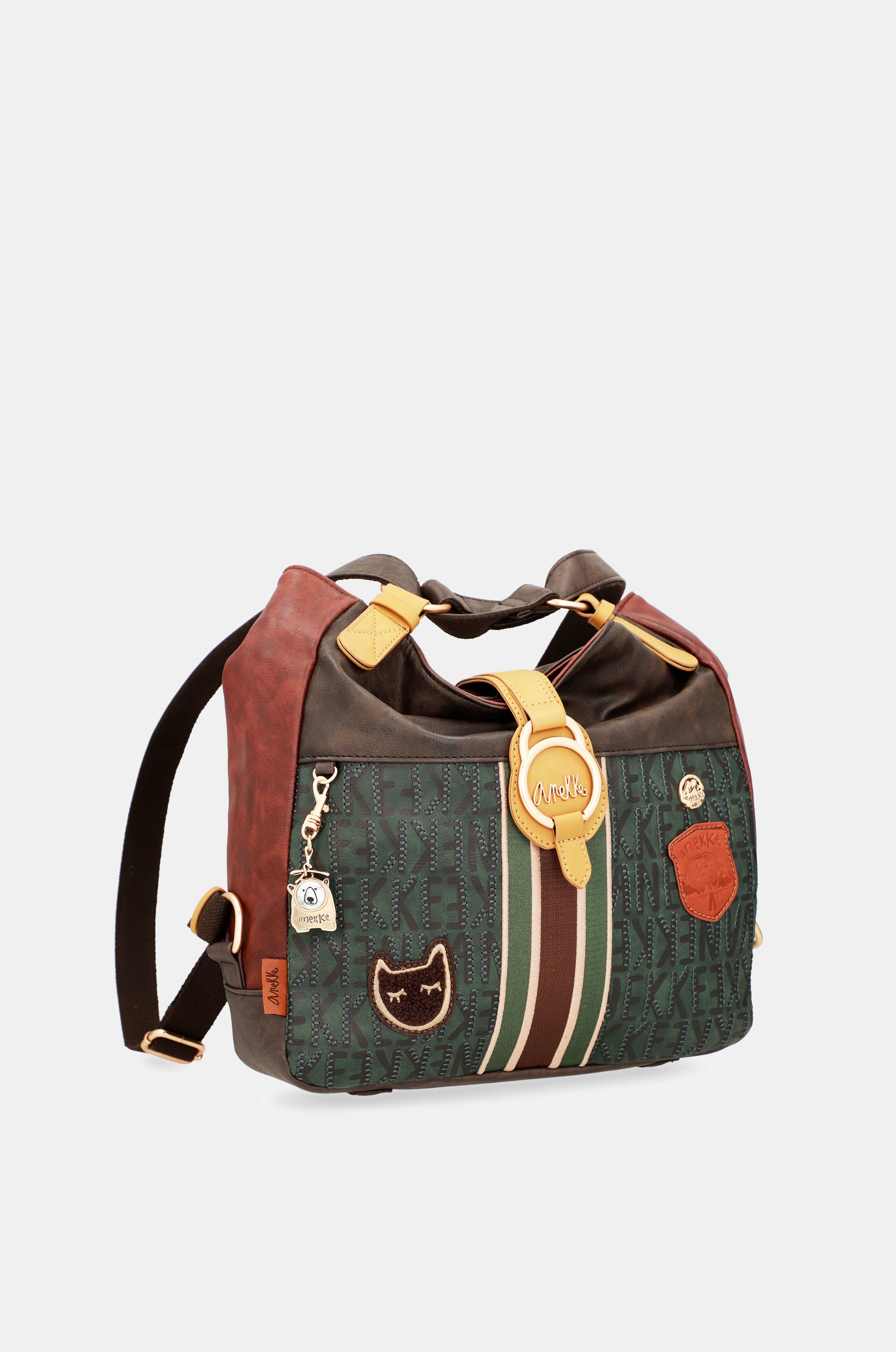 Urban shoulder bag convertible into a backpack