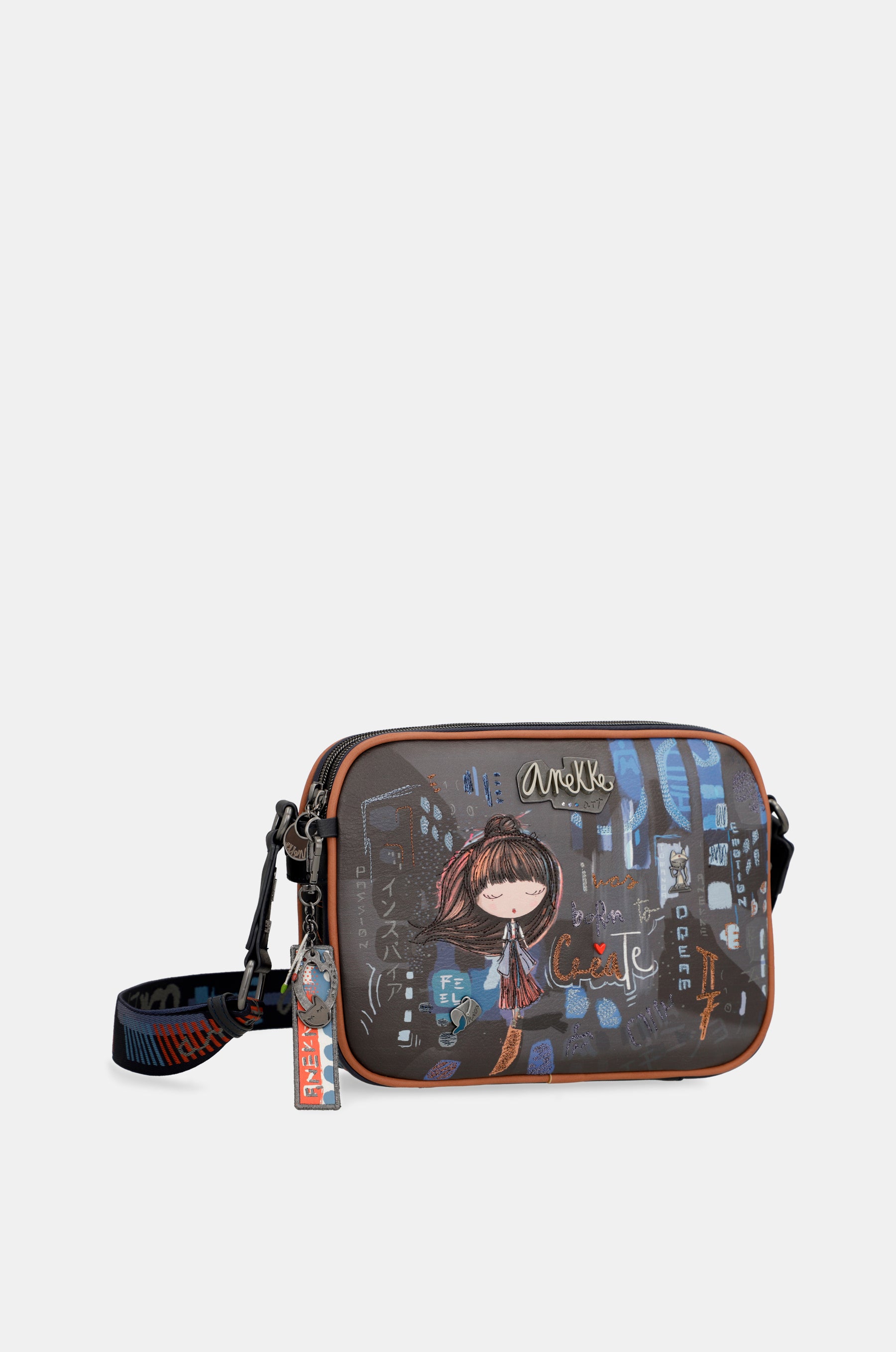 Contemporary 3 compartment messenger bag