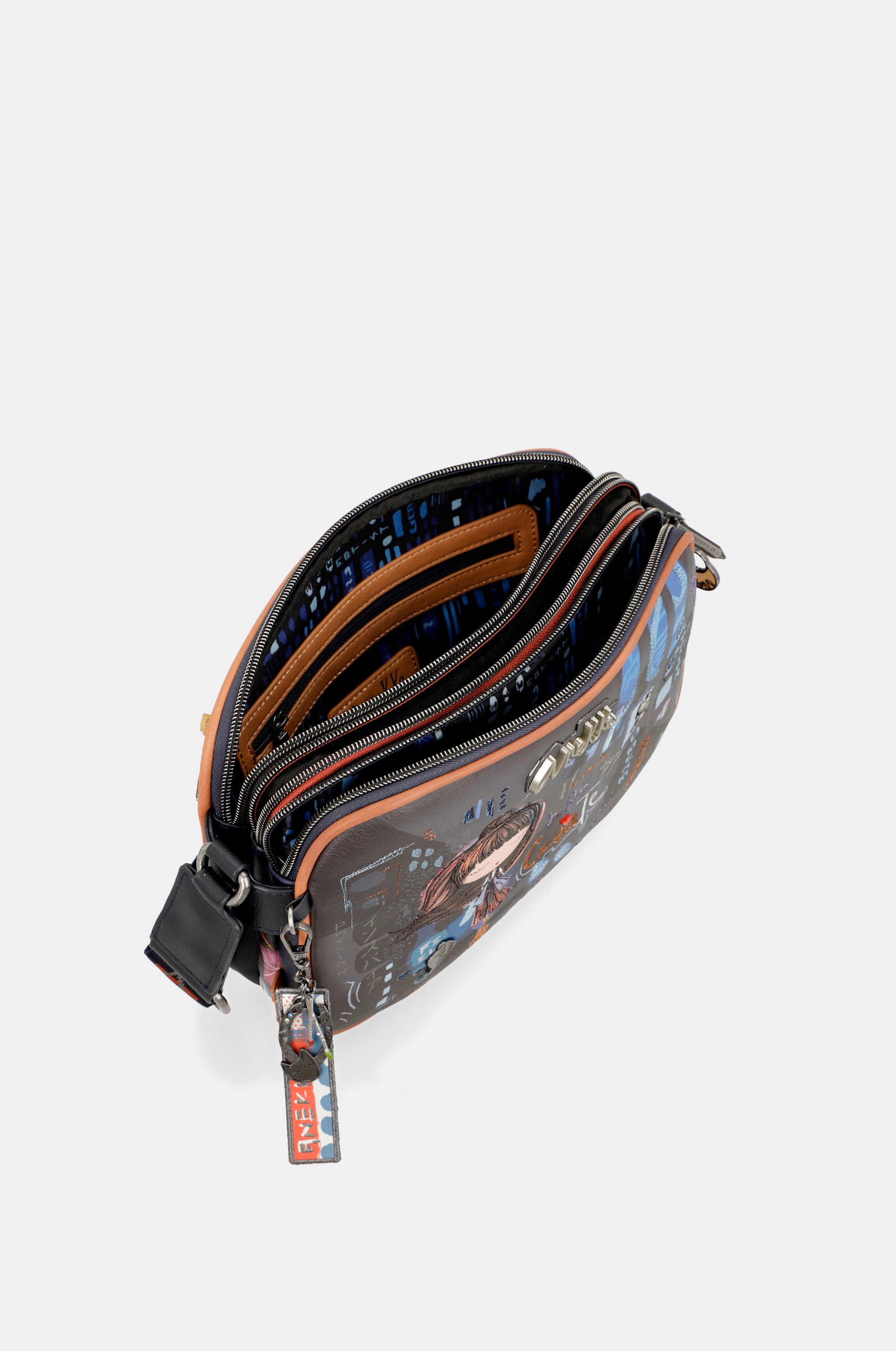 Contemporary 3 compartment messenger bag
