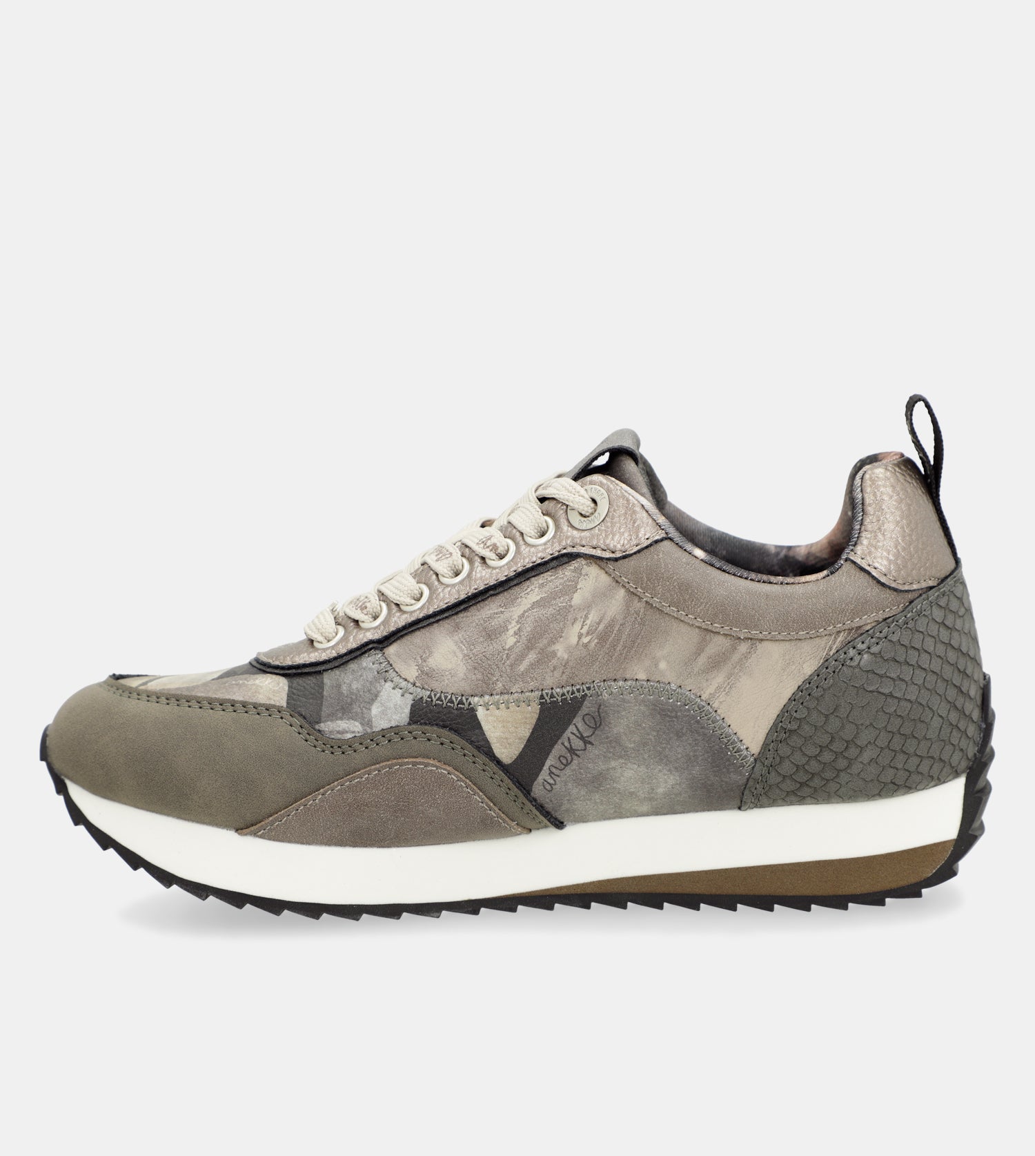 Travel grey sneakers