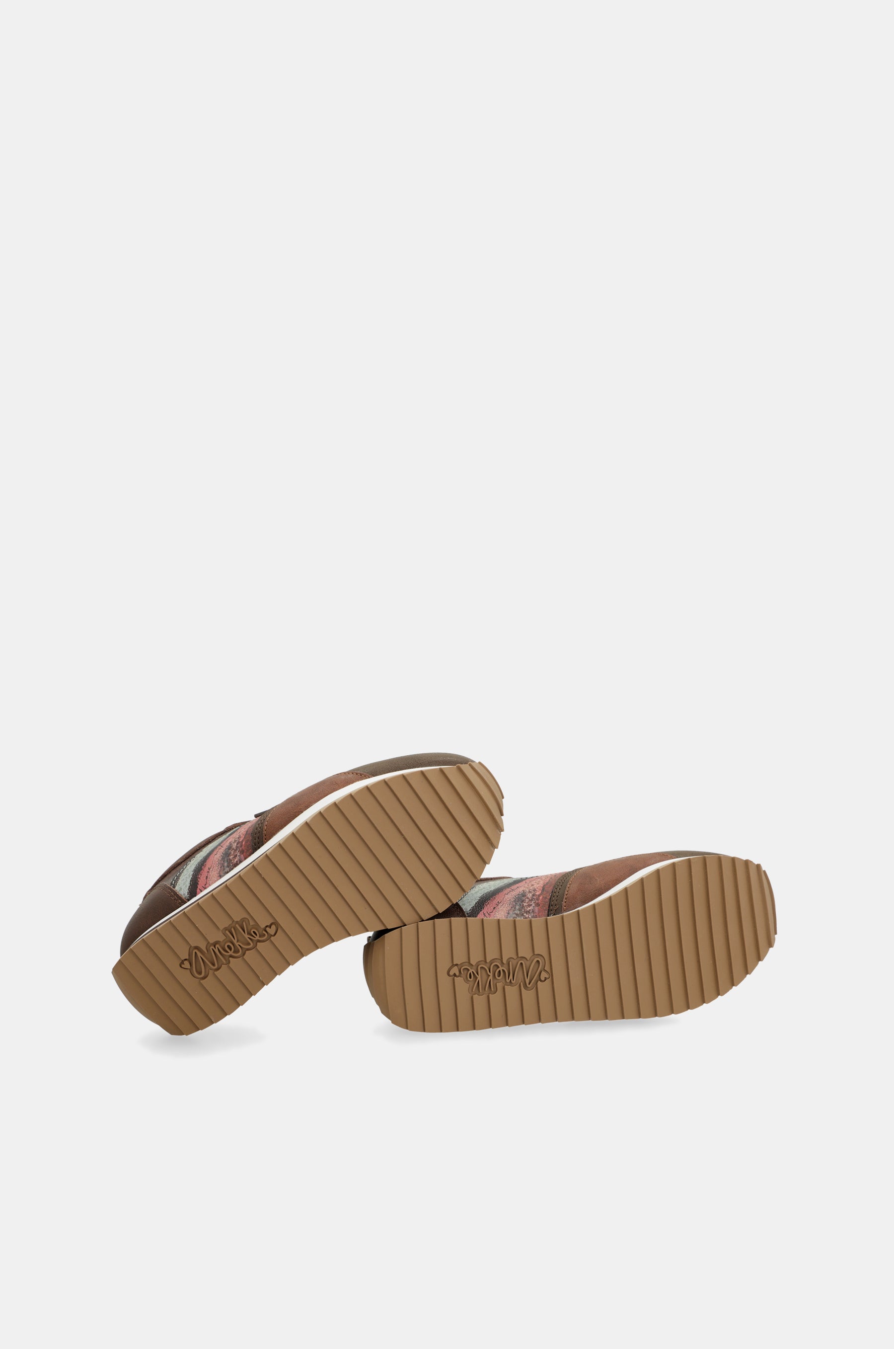 Travel printed sneakers