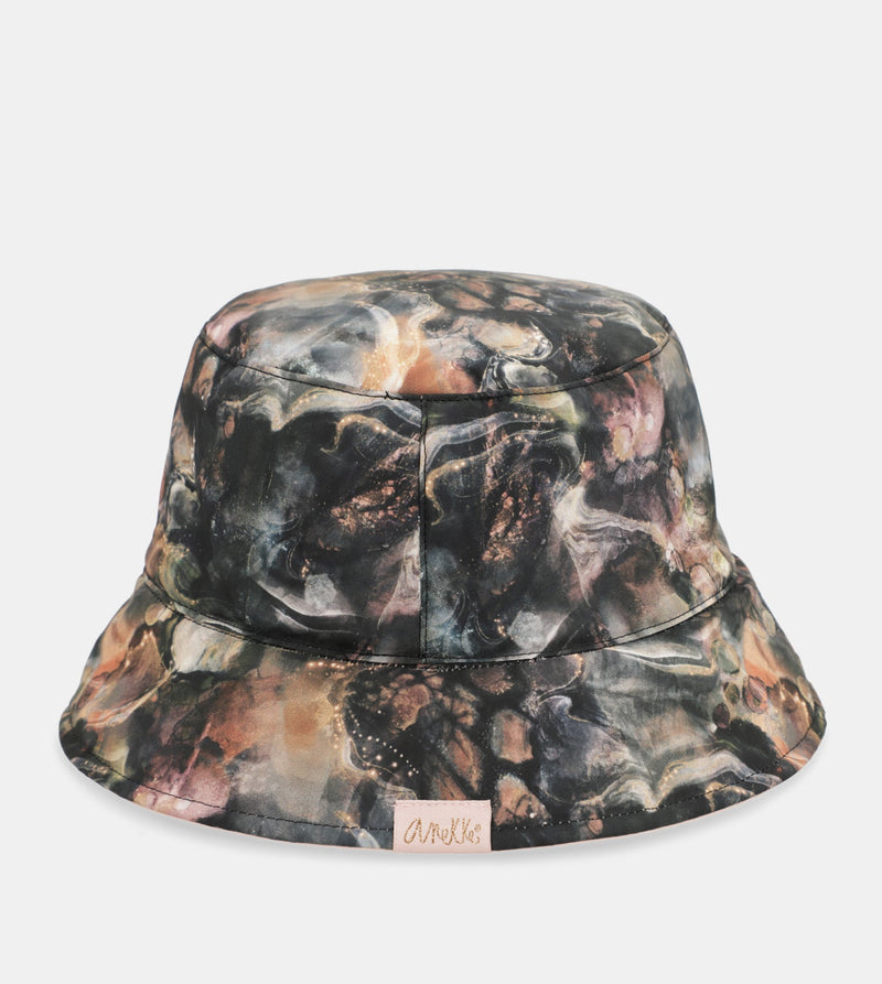 Dreamverse reversible bucket hat