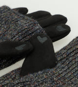 Black extendable gloves