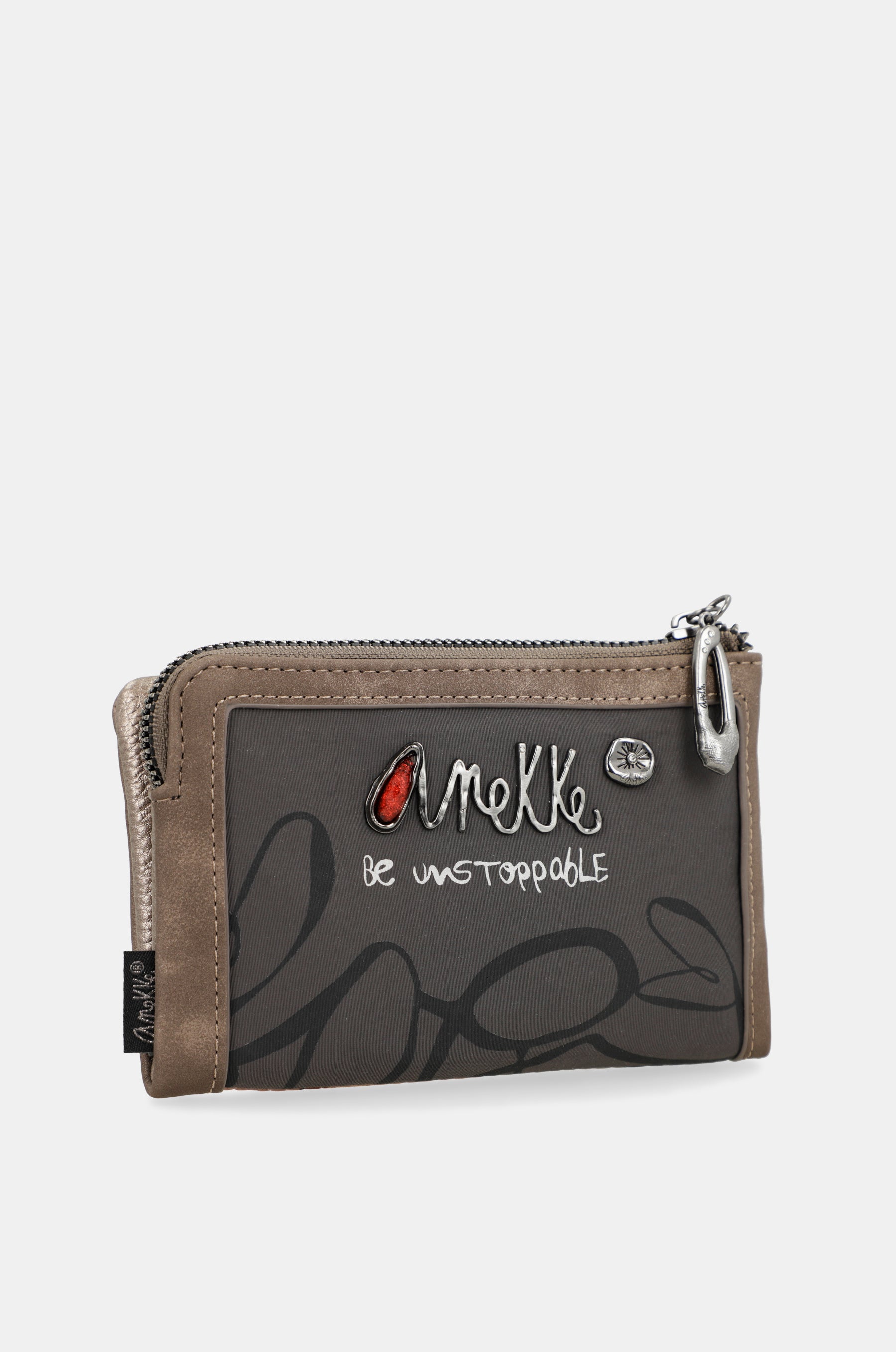 Imaginary medium wallet