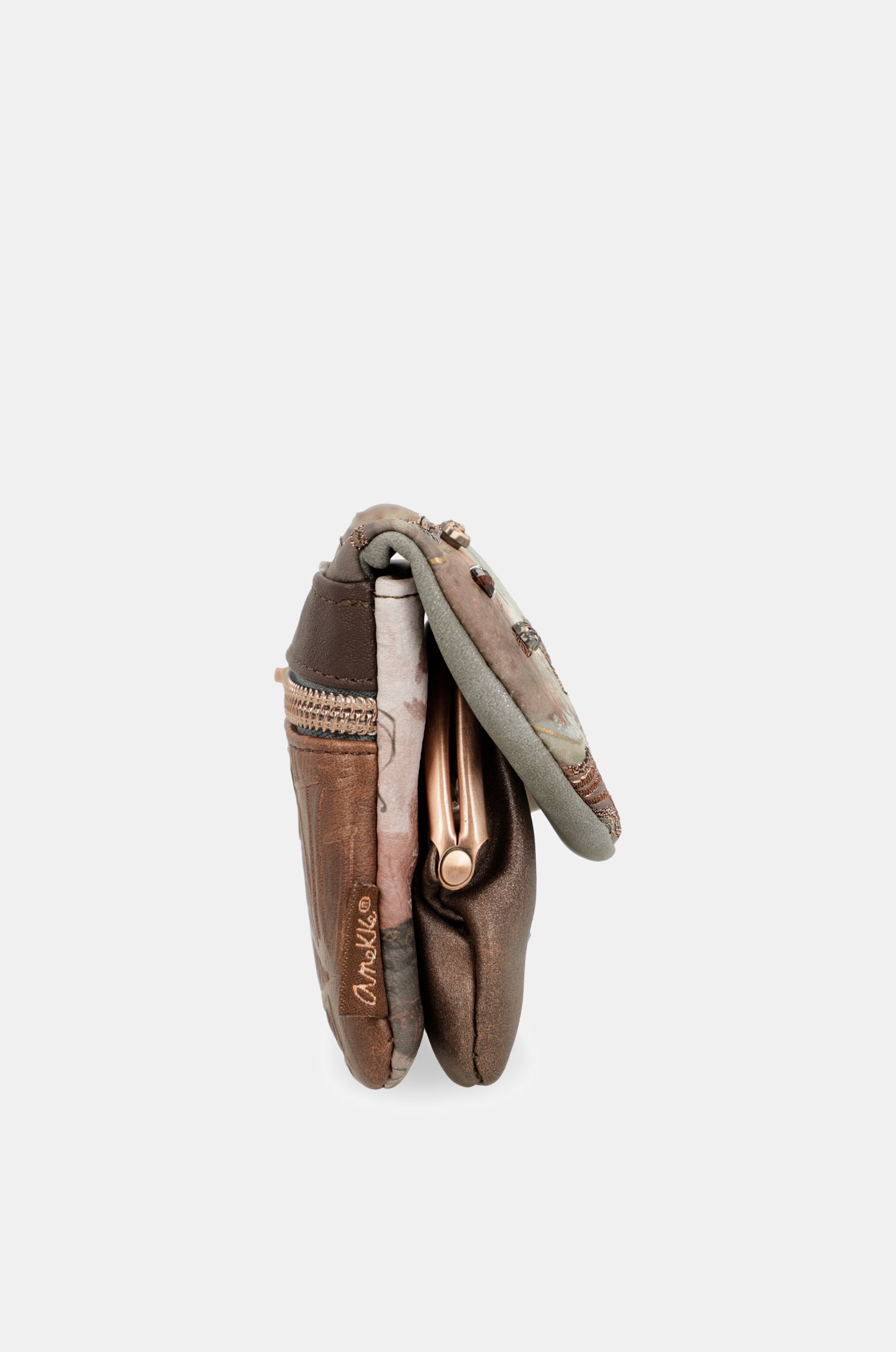 Core coin purse with flap