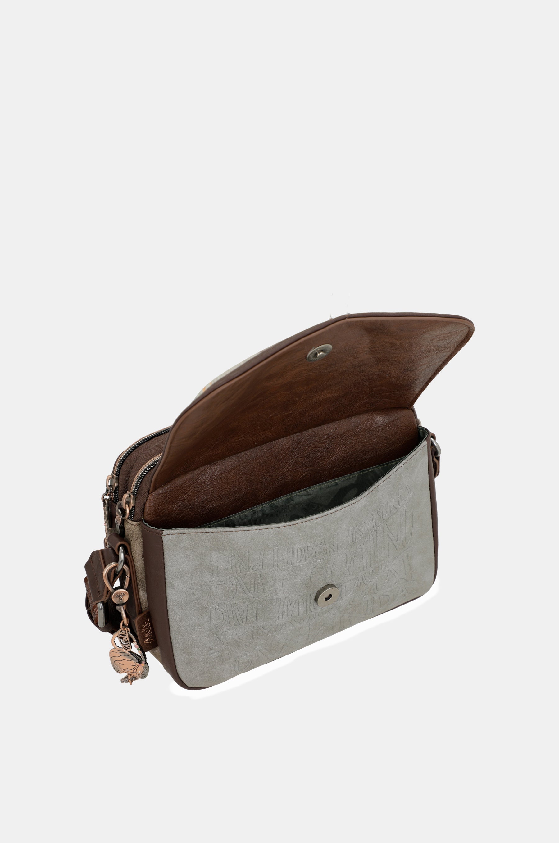 Outer crossbody bag with flap