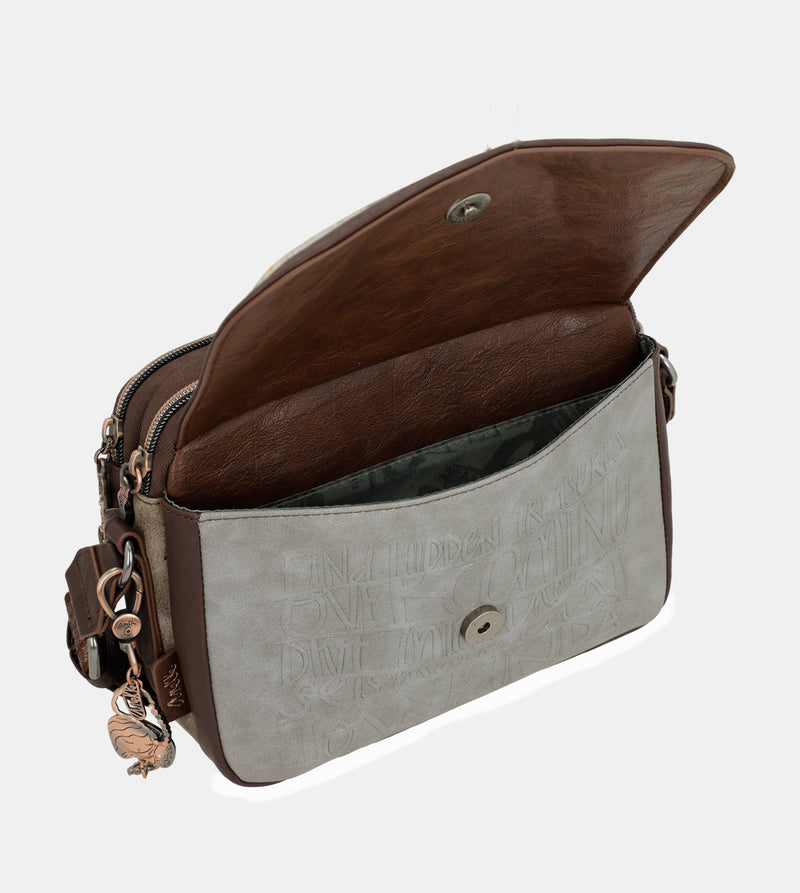 Outer crossbody bag with flap