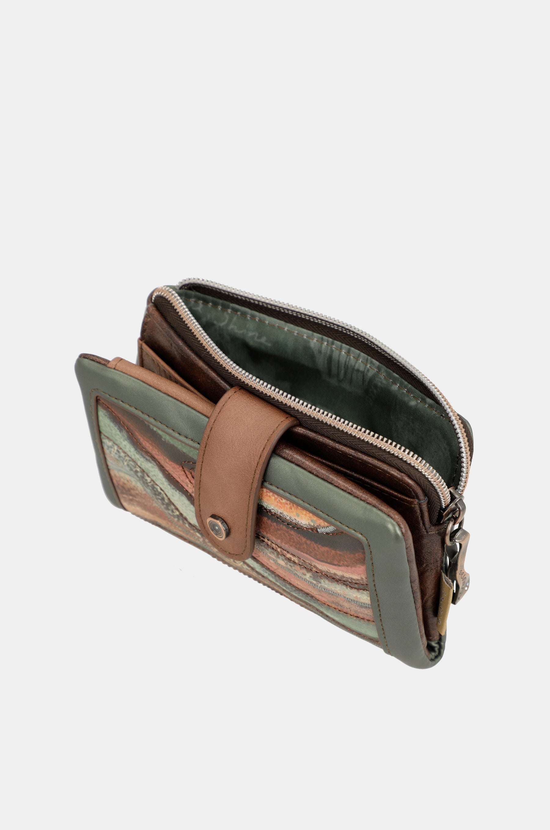 Outer medium wallet