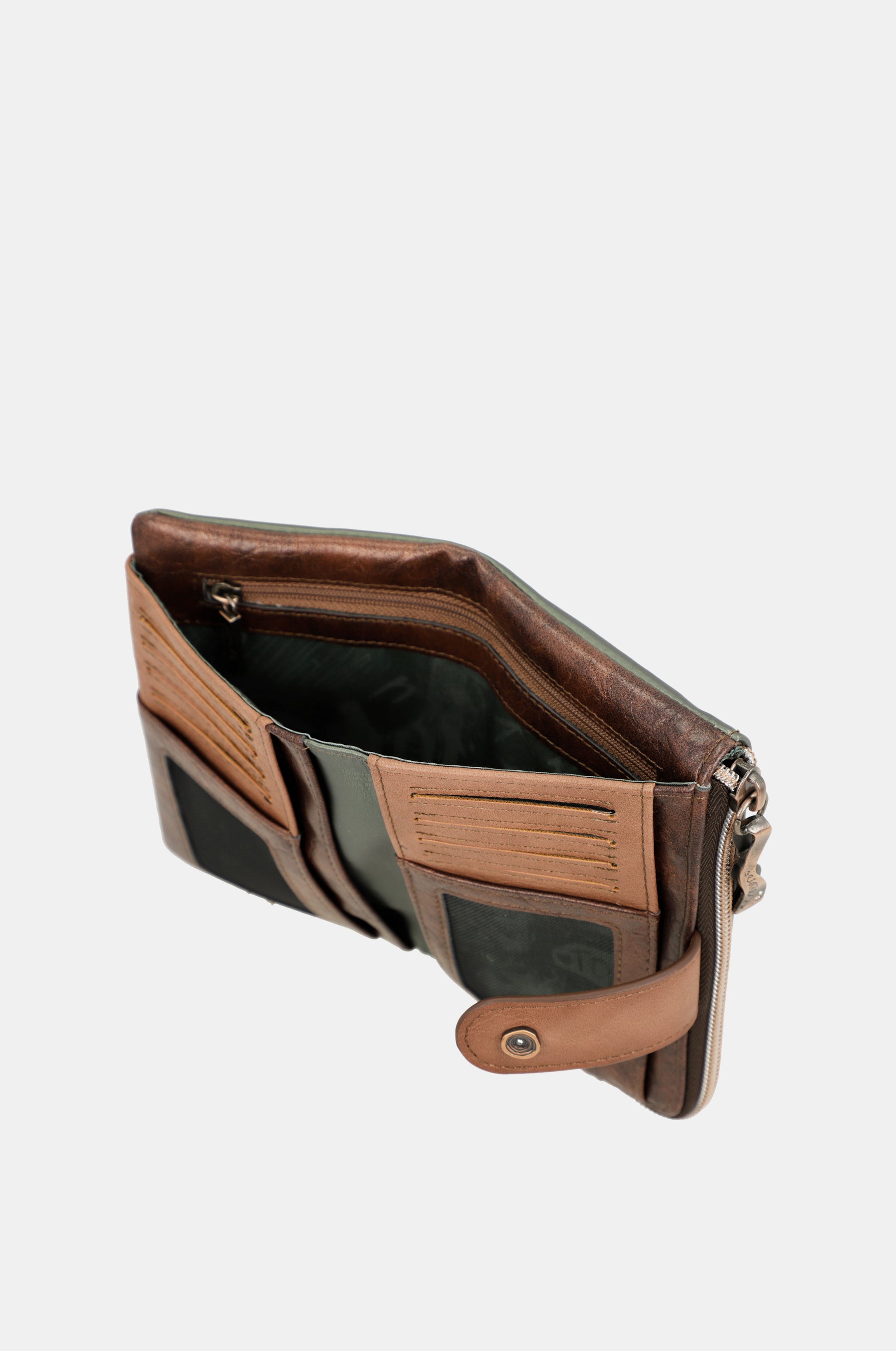 Outer medium wallet