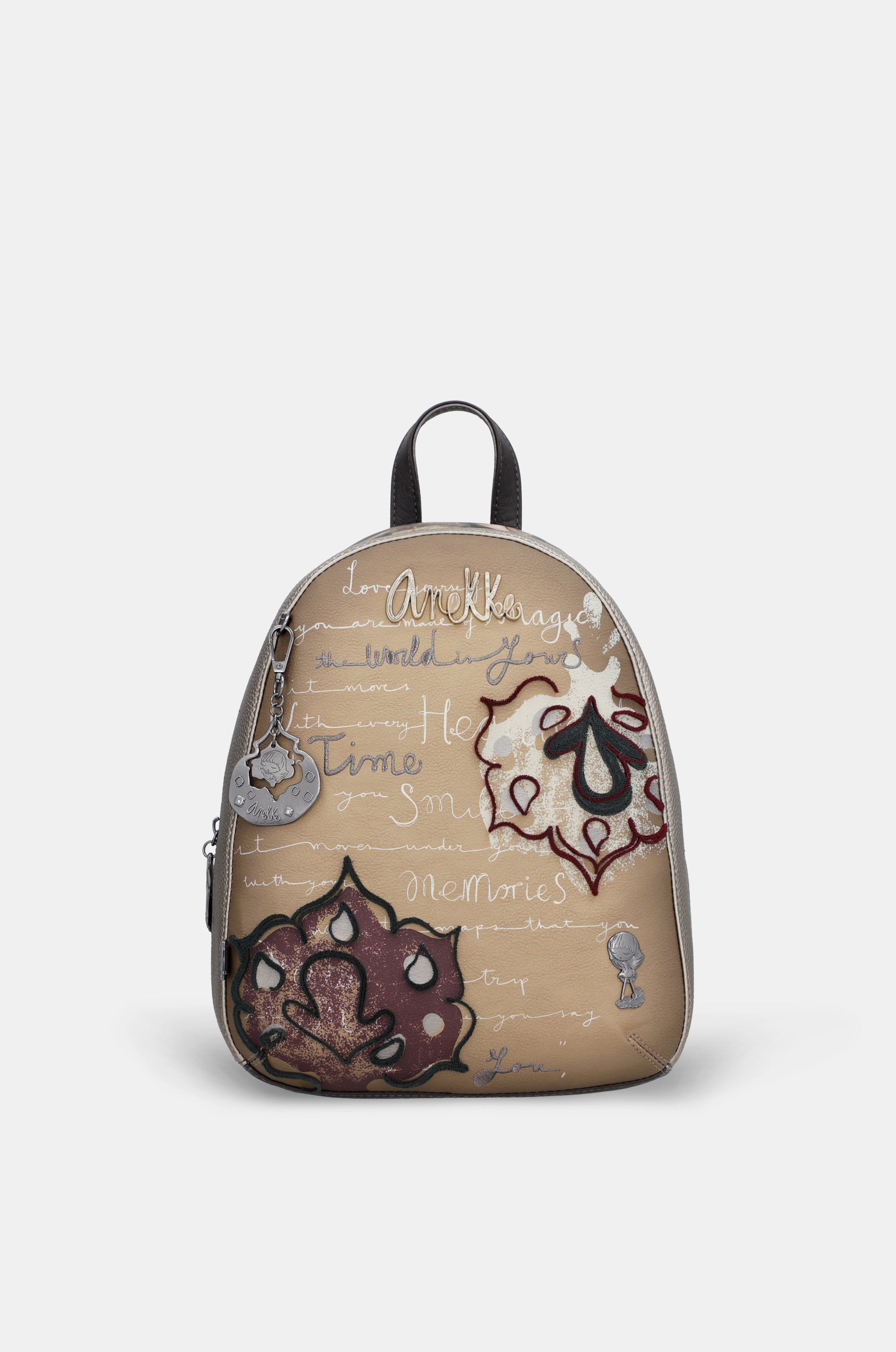 Manifesto backpack for leisure use