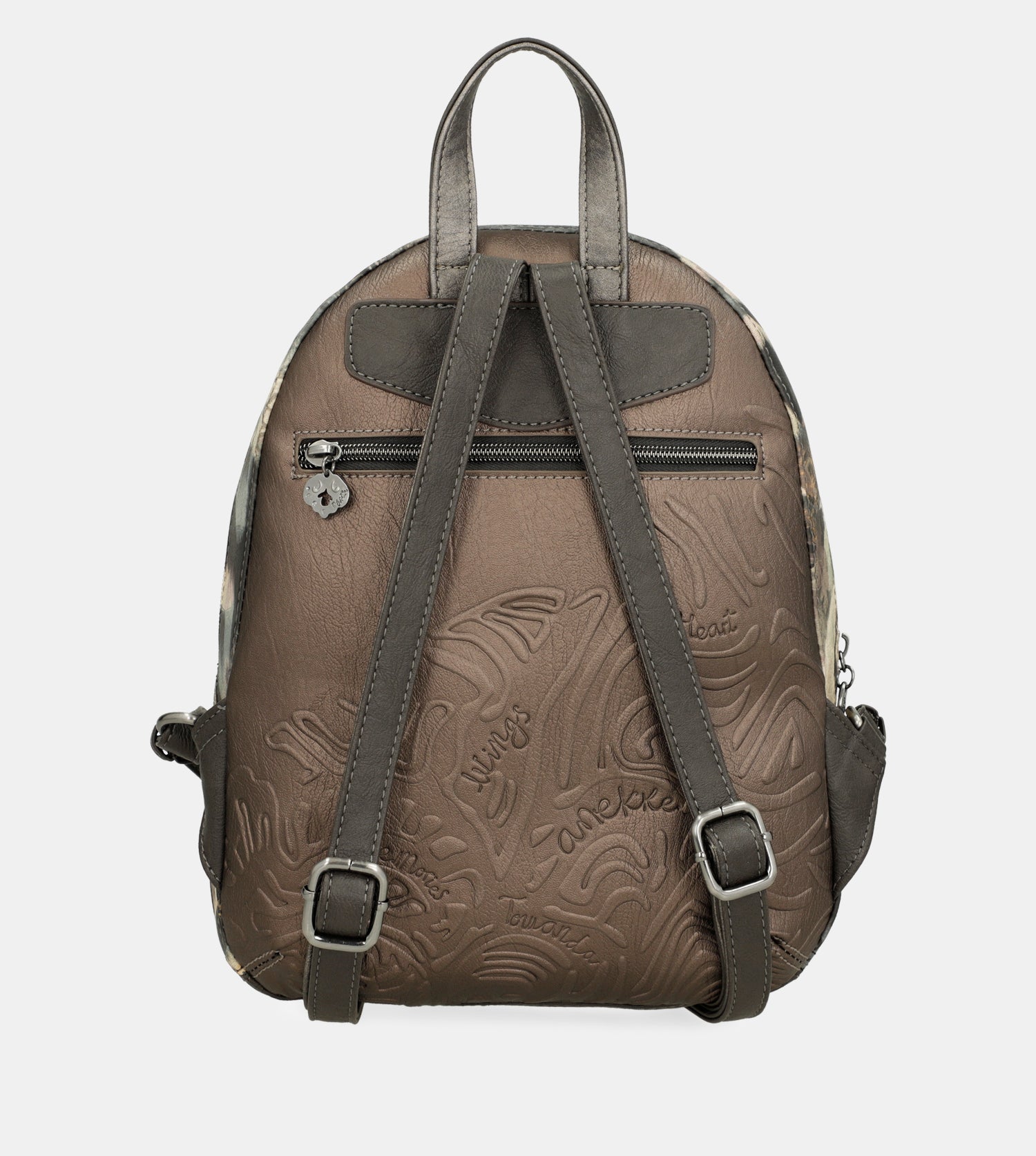 Manifesto backpack for leisure use