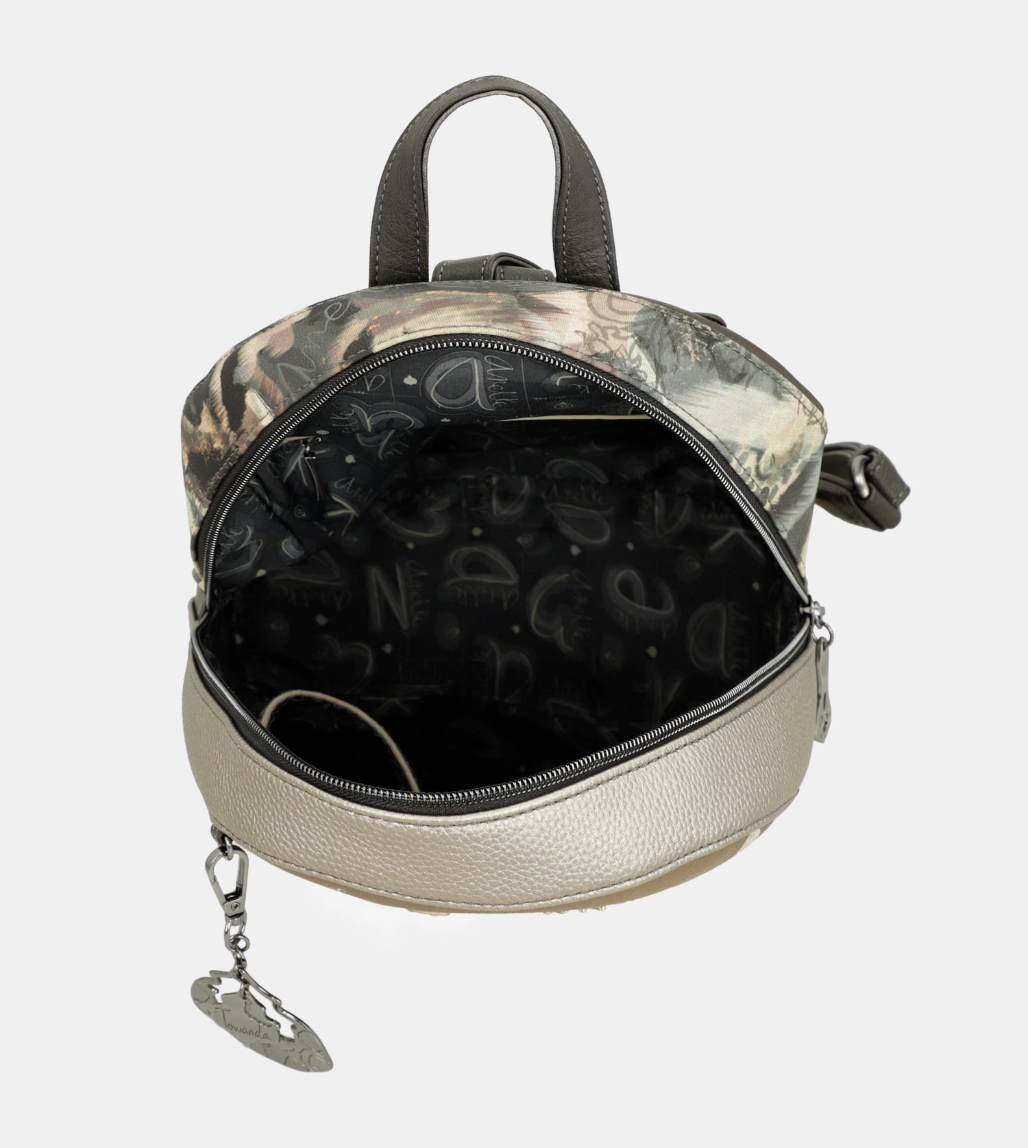 Manifesto backpack for leisure use