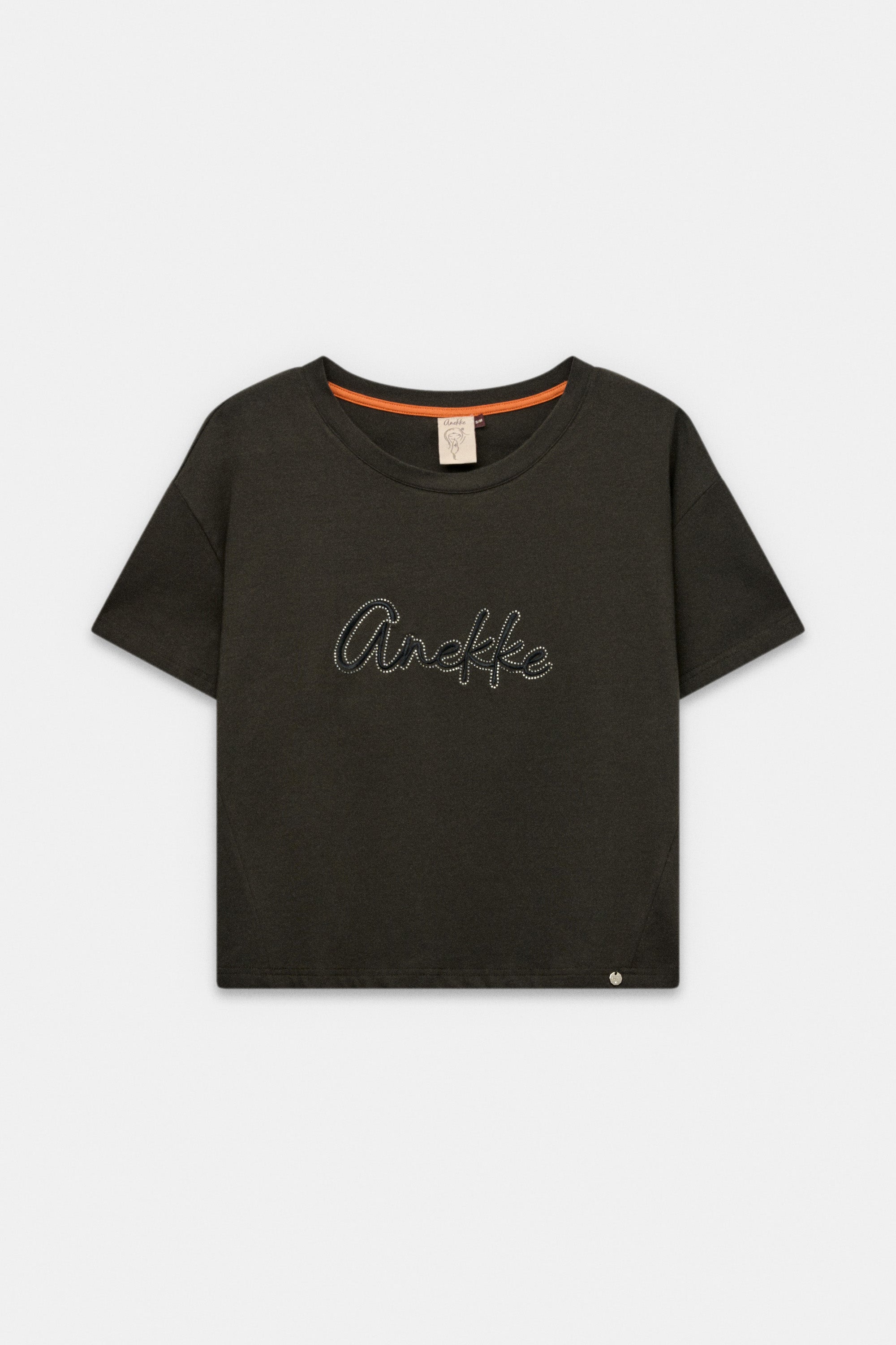 Black short-sleeve T-shirt