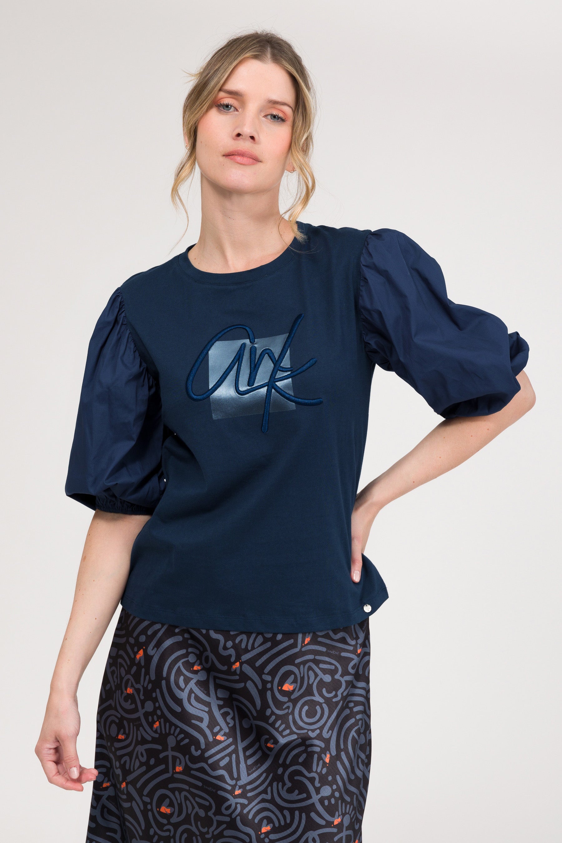 Navy-blue puff-sleeve T-shirt