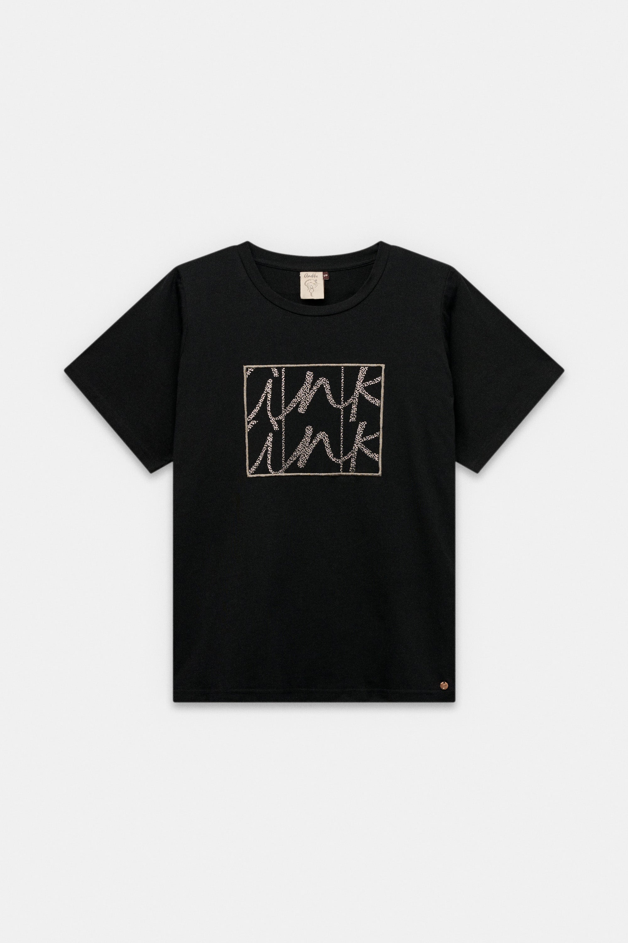 Black short-sleeve T-shirt